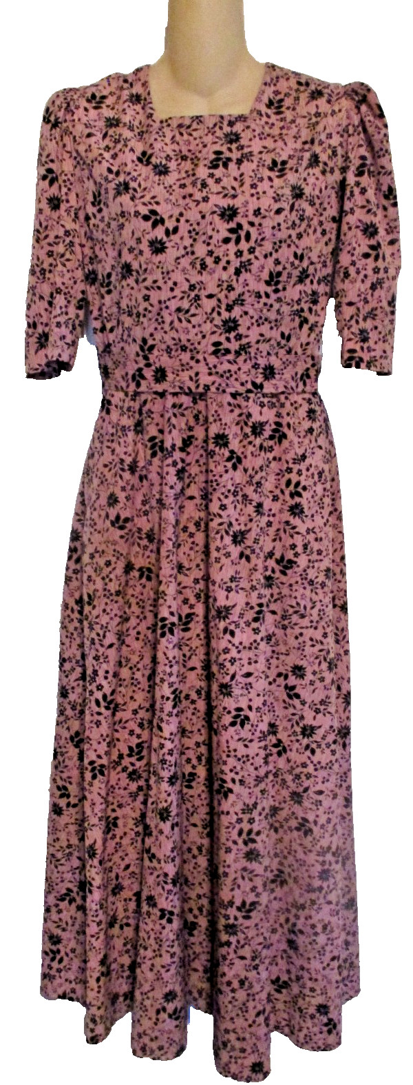 « Amish Mennonite Modest Cape Dress » 36” bust x 28&Prime; Waist x 54&Prime; Length Handmade