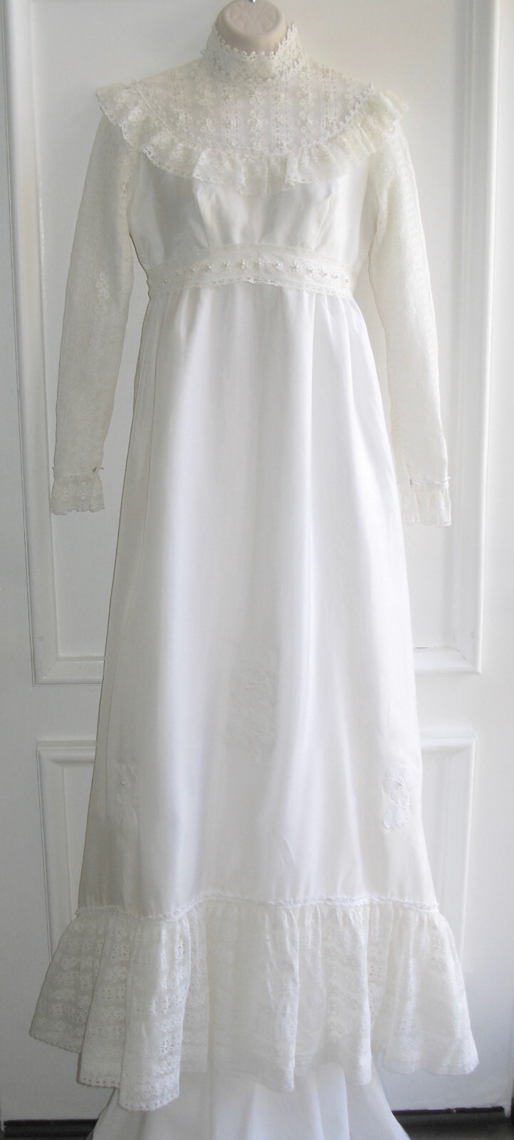 Vintage 1973 Prof.-Made Prairie-Style Lace & Chiffon Wedding Dress w/Train, S