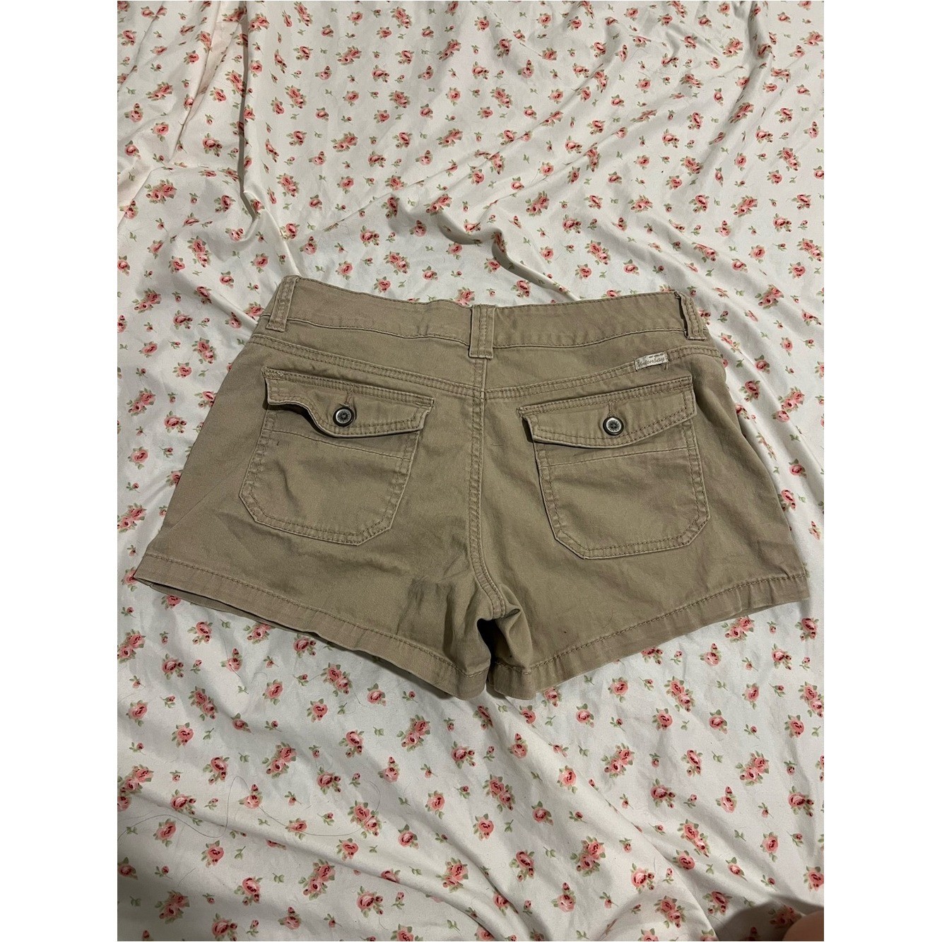 vintage union bay low rise khaki shorts with butt pockets