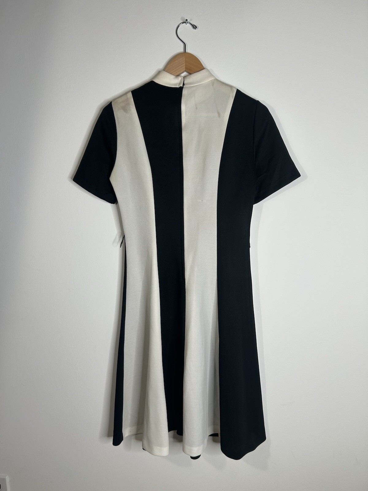 Vintage 1970’s Dress Women’s Black Midi Short Sleeve Mod Everyday Casual