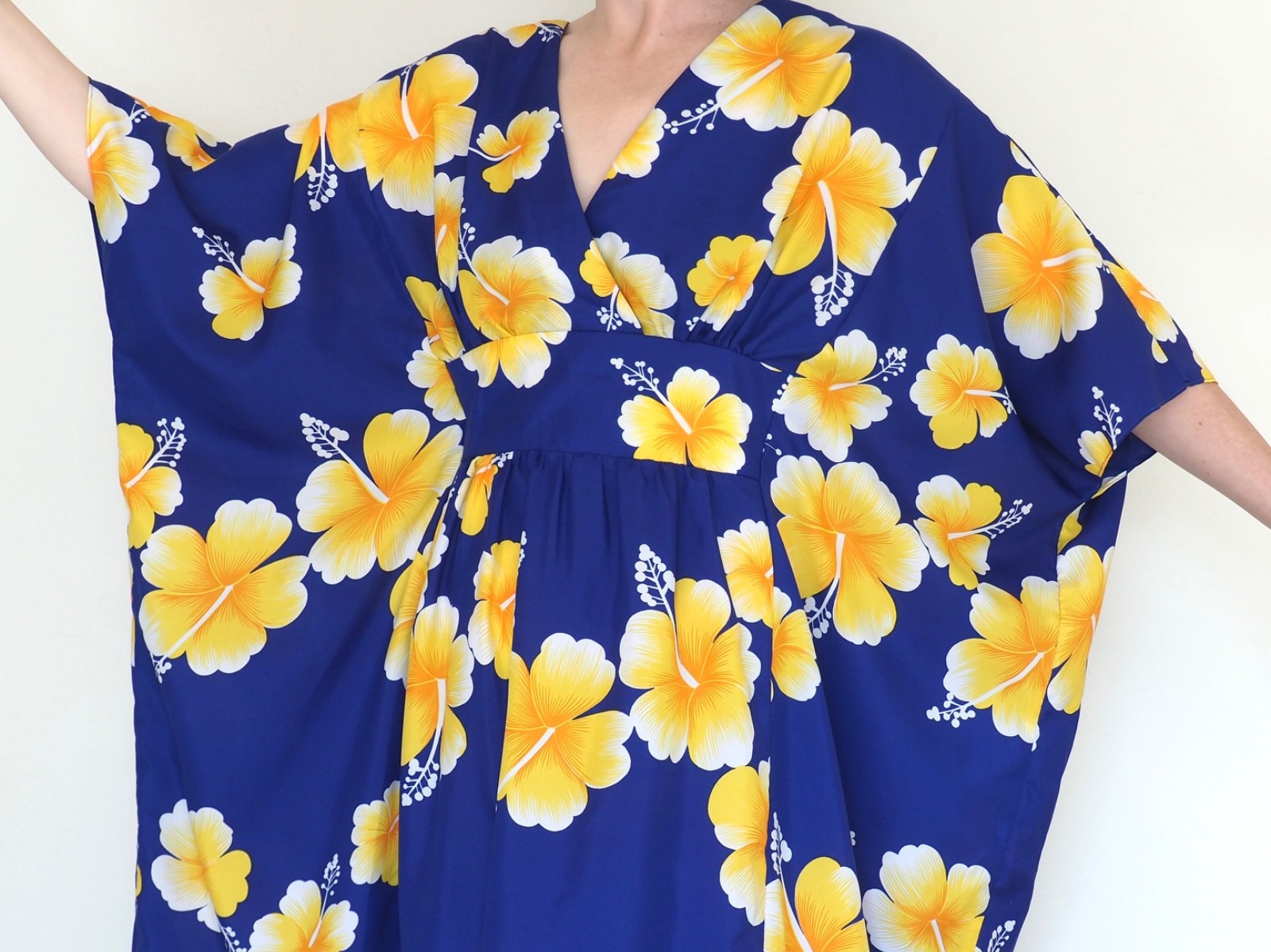 Vintage Hilo Hattie Caftan Kimono Style Blue Hibiscus Hawaiian Maxi Dress Poly