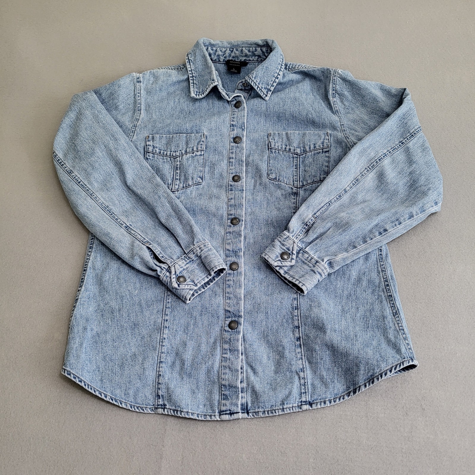 VTG Long Sleeve Snap Front Denim Chambray Shirt Women&rsquo;s L Distressed Hong Kong