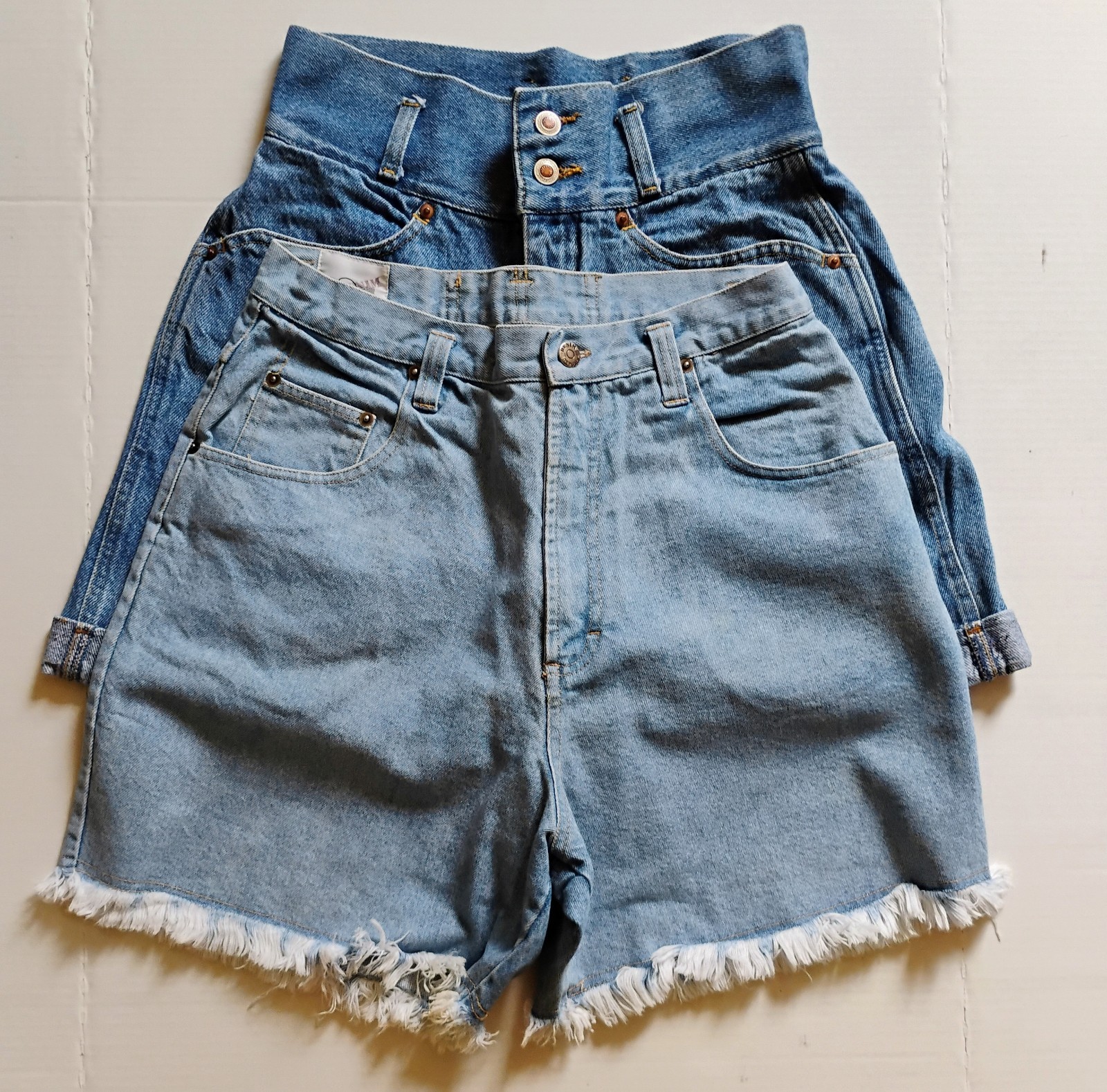 VTG 80&rsquo;s Denim Shorts – Light Blue « Republic Denim » & Blue « Sierra West » 30&Prime;