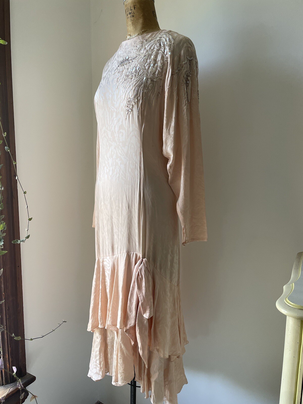 Vintage ‘80s Peach Jacquard Silk Cocktail Dress Sequin Party Dress M