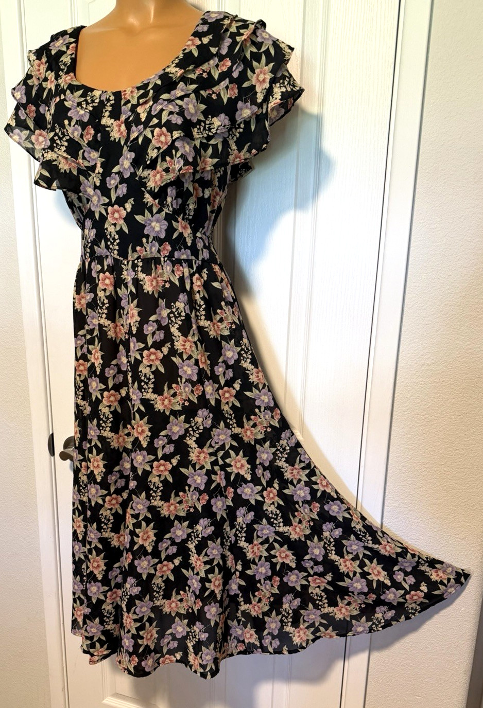 VTG 90&rsquo;s KARIN STEVENS BLACK FLORAL W/ RUFFLE CAPE BODICE DRESS SZ 10P