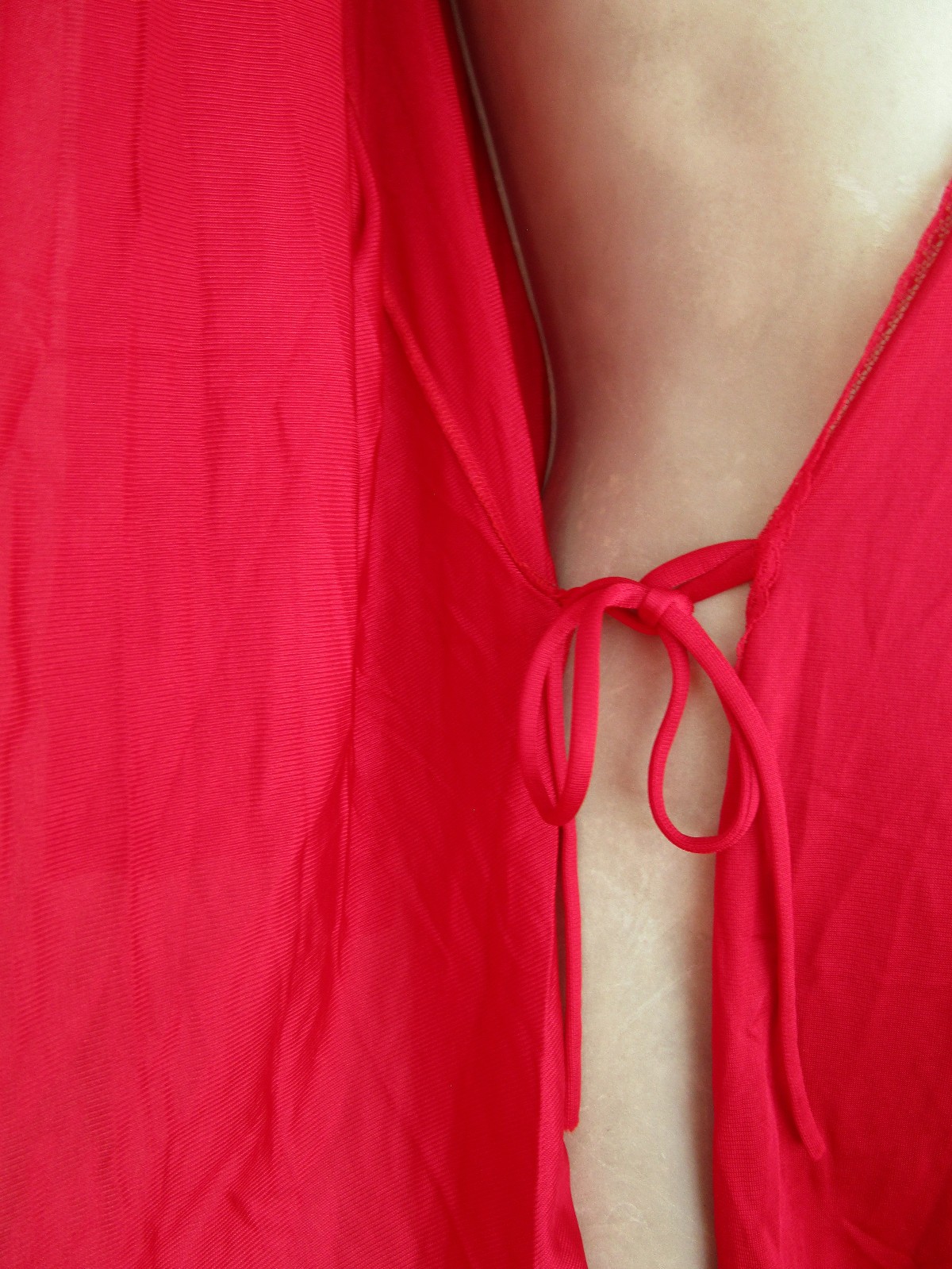 Vtg TexSheen Slinky Shiny RED Short Wrap Robe All Nylon 7&Prime; Sleeve Lace M