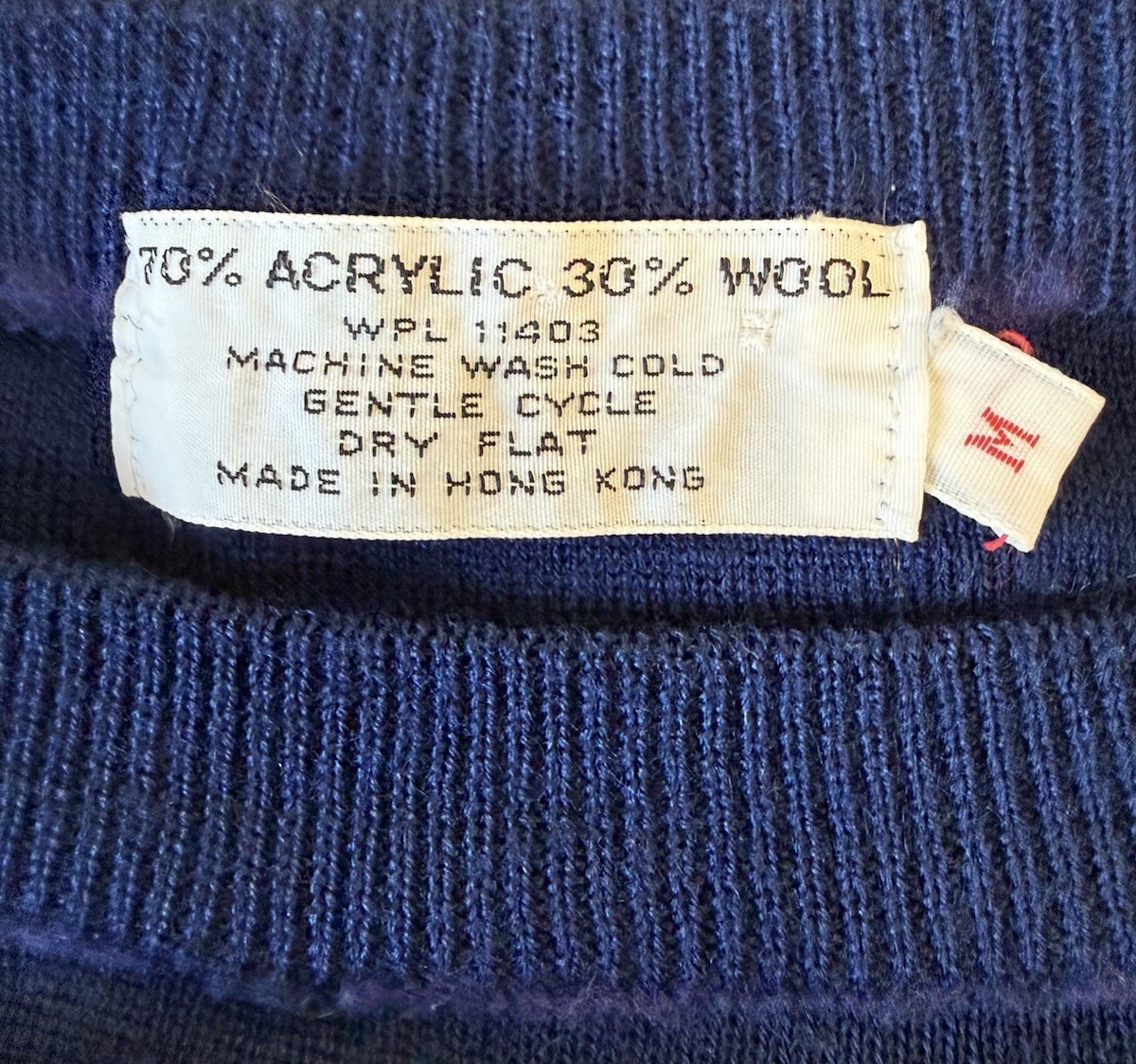 VTG Round Neck Sweater Womens Medium Slim Fit Navy Made in Hong Kong 40&rsquo;s-50&rsquo;s