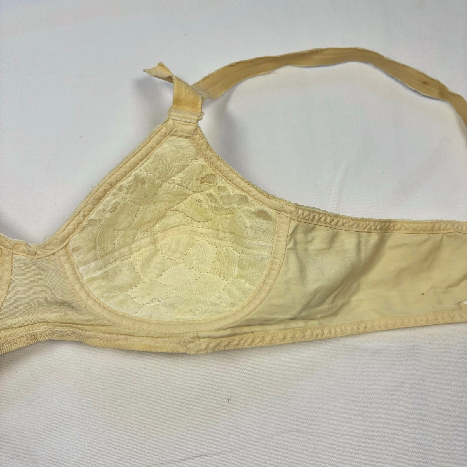 Vintage 1940s Cotton Bullet Bra Wireless Pointed Cup Cream WW2 Brassiere As Is