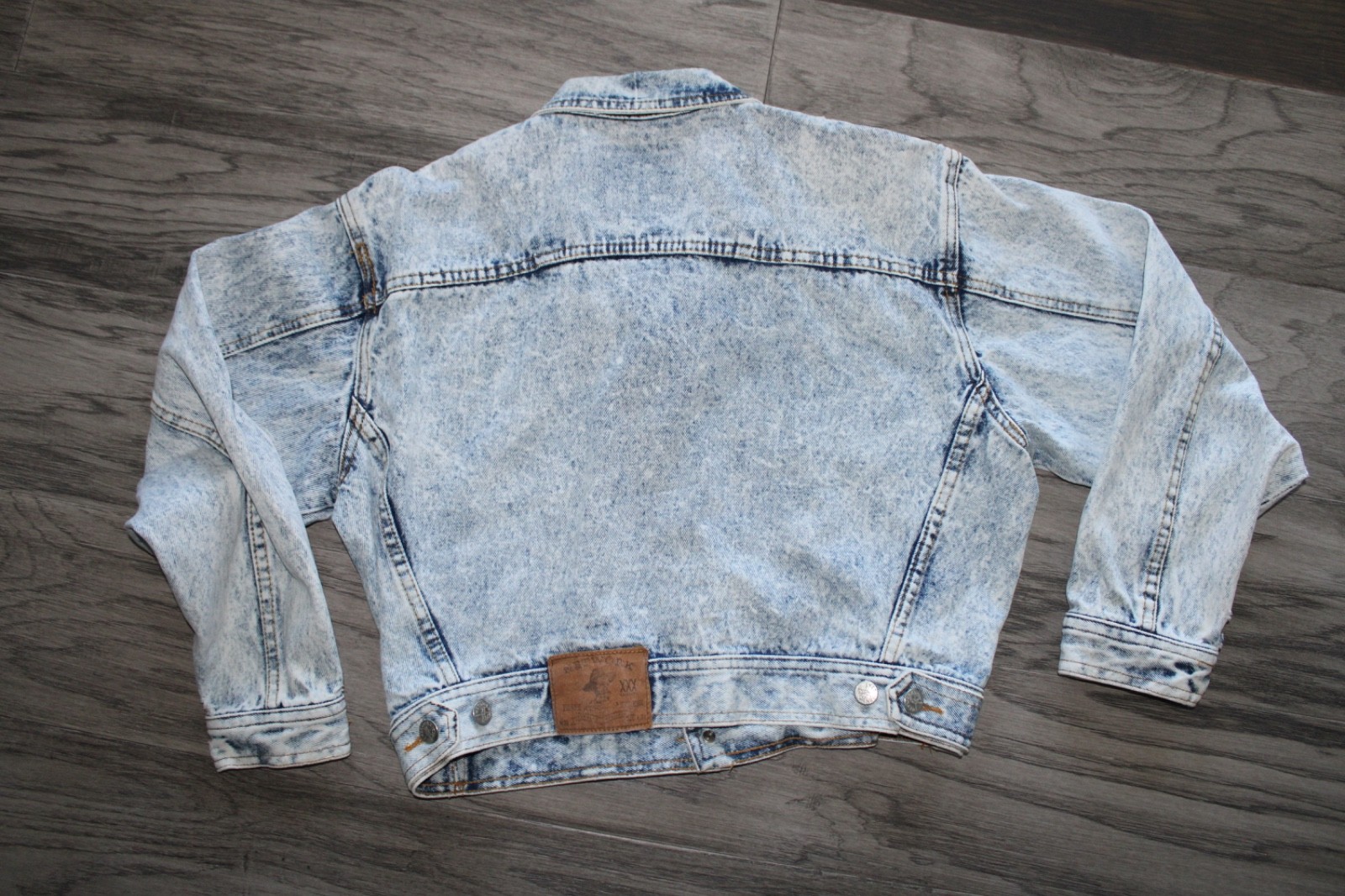 Vintage 1990s Network acid wash denim jean jacket, size medium