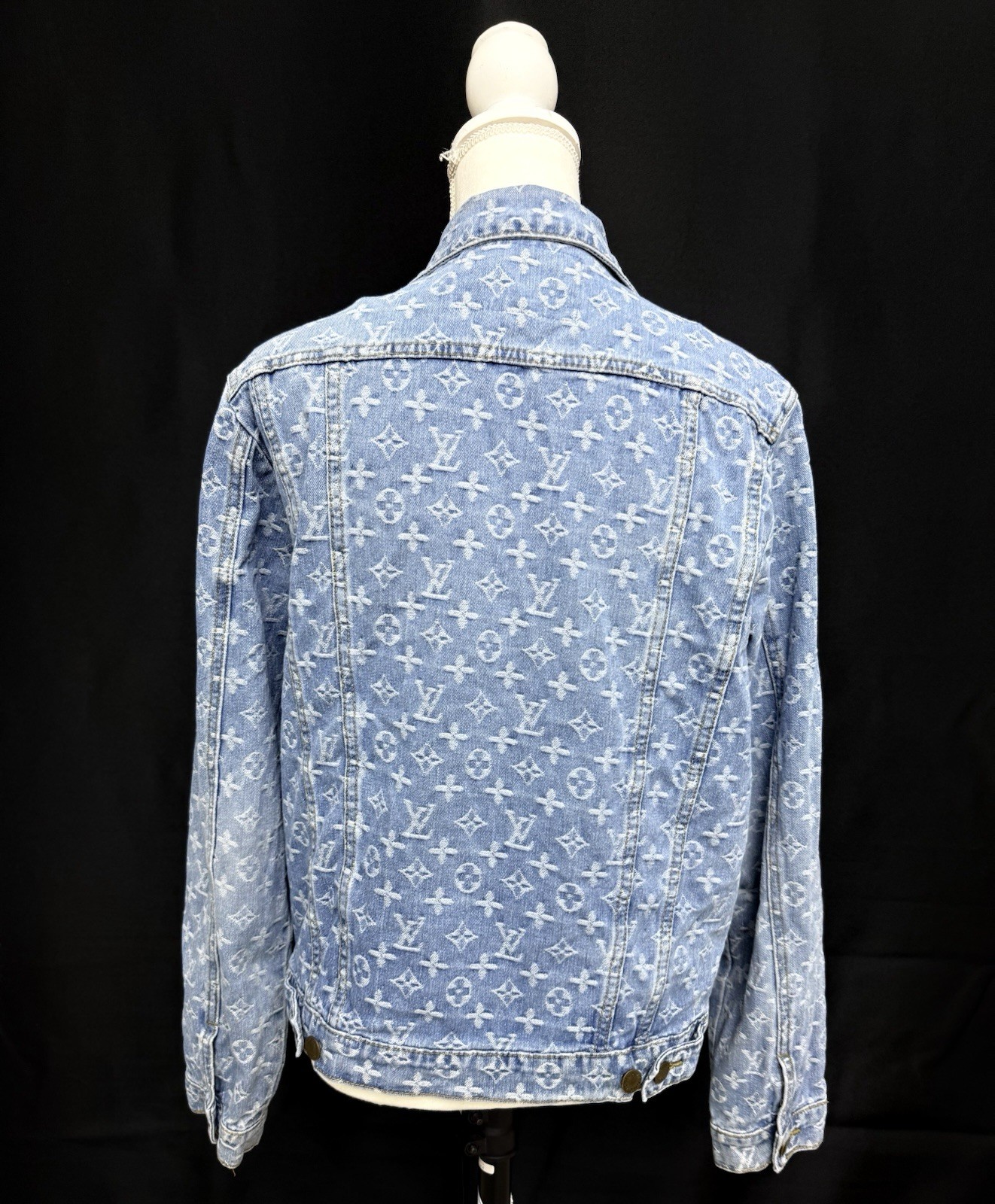 Louis Vuitton LV Monogram Blue Denim Jacket Female Size 48 S Vintage Sold Out ￼