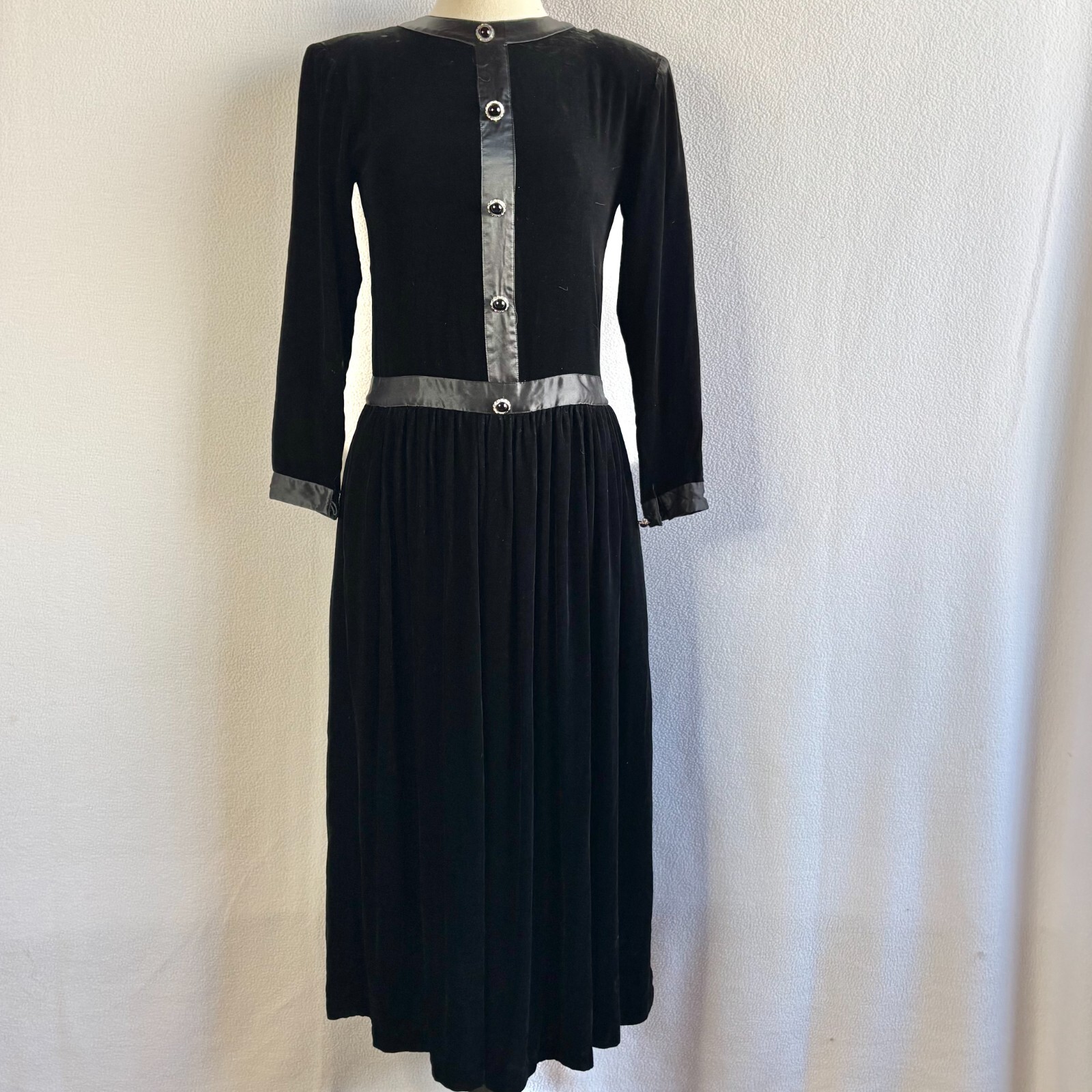 Vtg 1980s Flora Kung Velvet Silk Modest Drop Waist Long Sleeve Dress Pockets