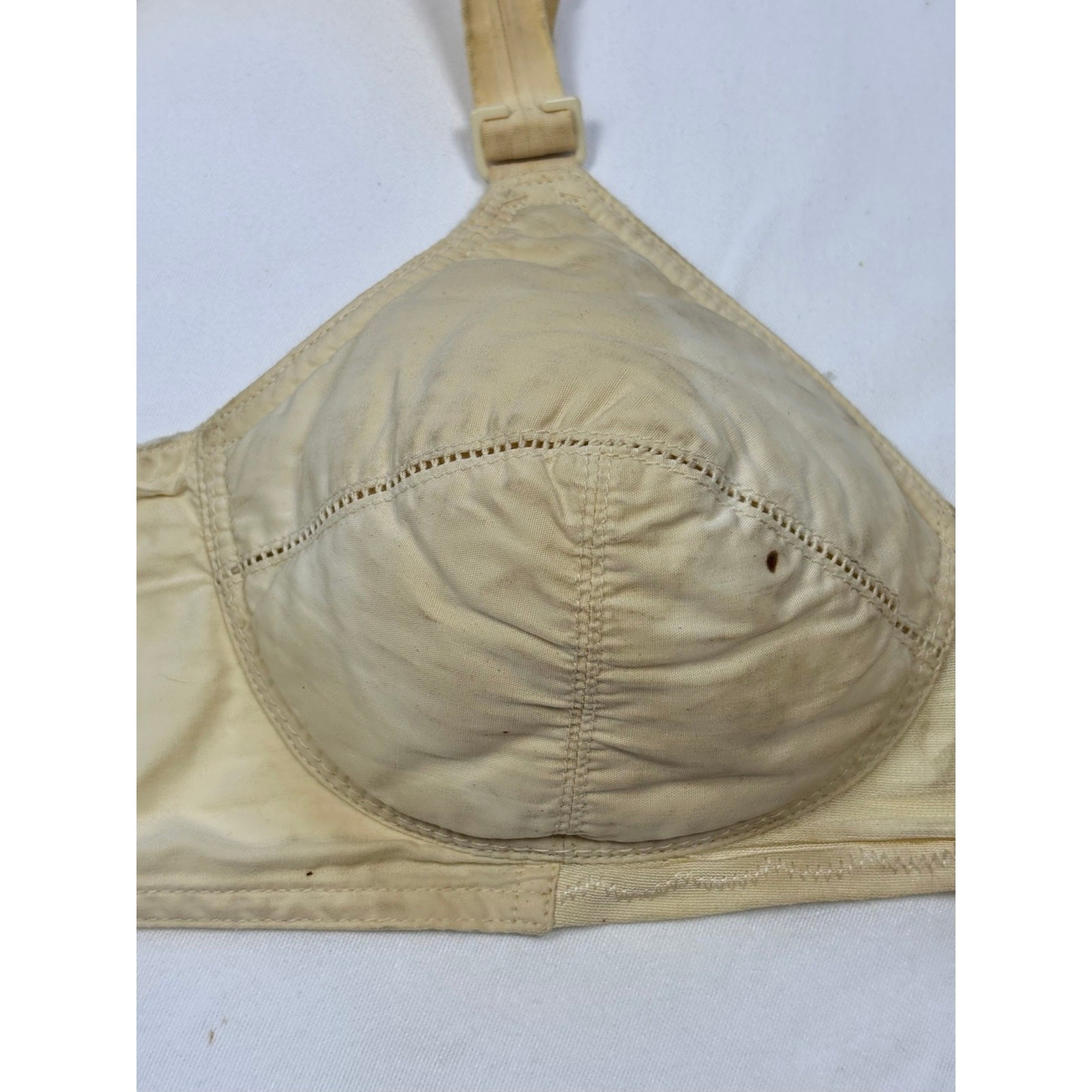 Vintage 1940s Cotton Bullet Bra Wireless Pointed Cup Cream WW2 Brassiere As Is
