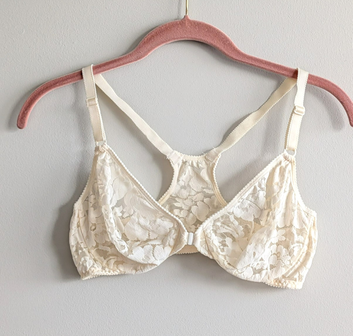 Vintage Victoria&rsquo;s Secret Gold Tag Lace Bra 36C Sheer Ivory Racerback Front Open