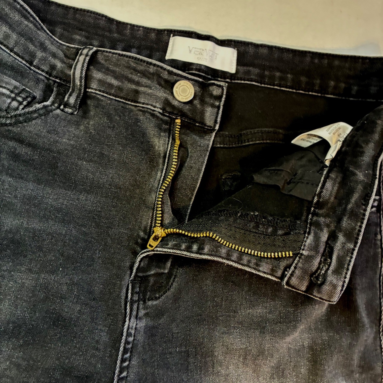 Vervet Super High Rise Panel Barrel Leg Jeans 31 Faded Black Distressed T6589