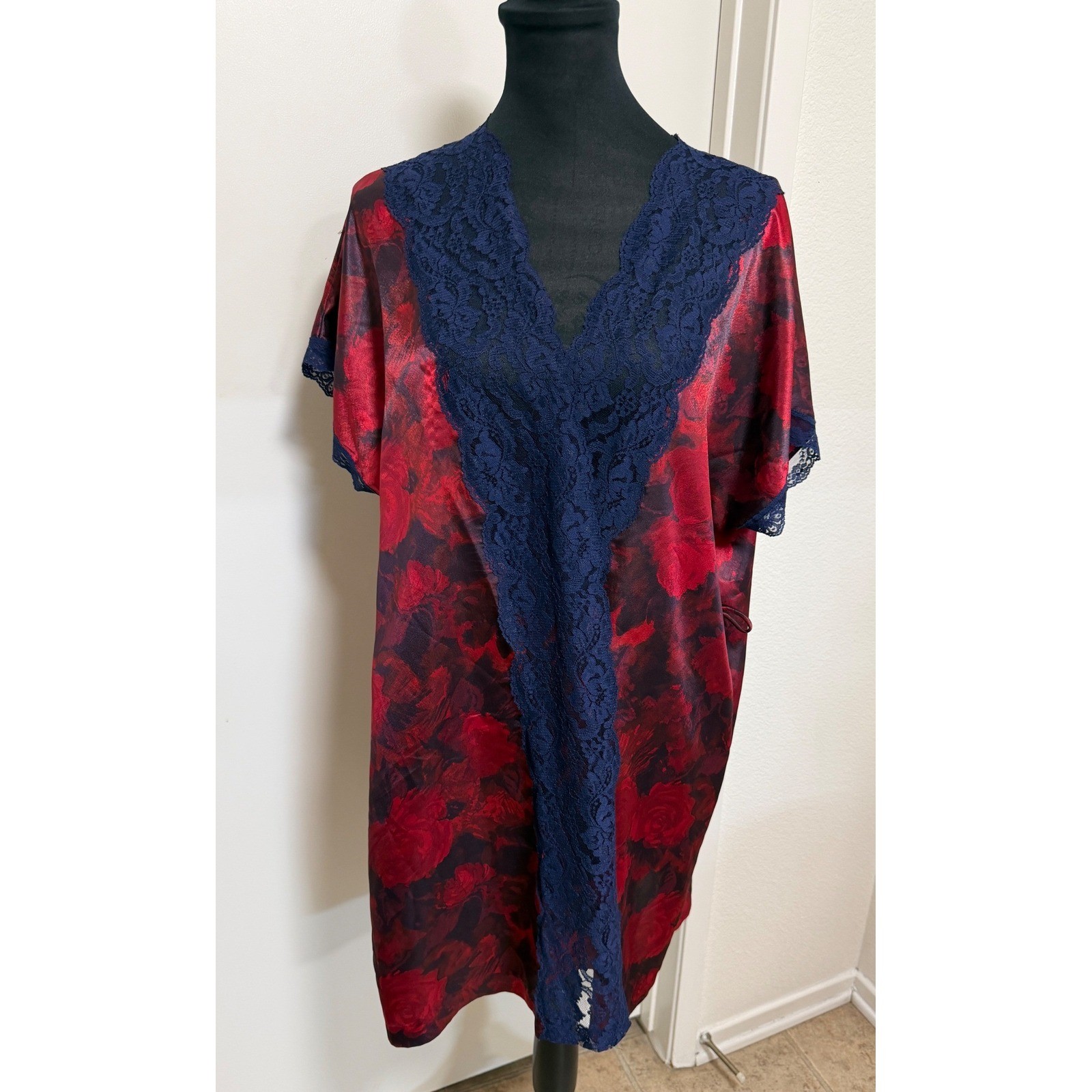Vintage Vanity Fair Red Rose Floral Satin Lace Nightgown Made in USA Large