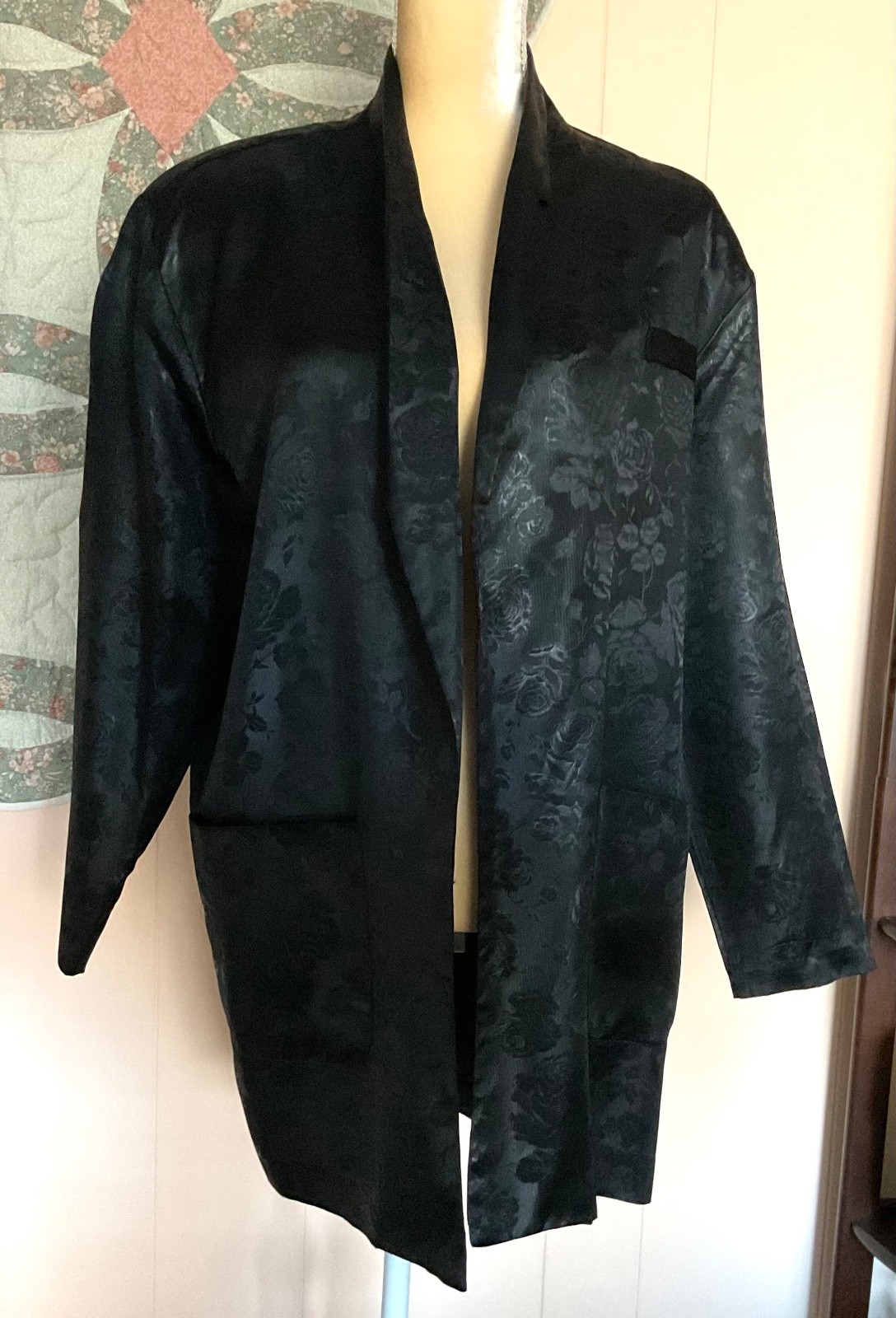 VTG MICHAEL BLAIR BLACK PROB SZ L LONG SILKY JACKET NO FABRIC/SIZE LABELS ILGWU
