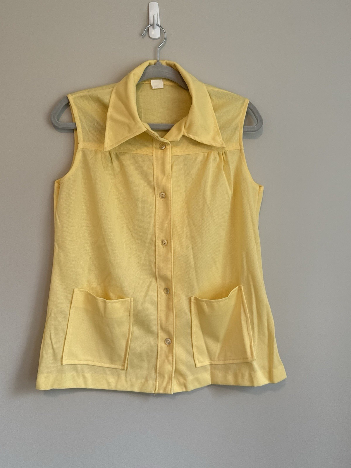 VINTAGE Women’s 60s? Yellow Sleeveless Button-up Waist Pockets Brand Pretty Tops