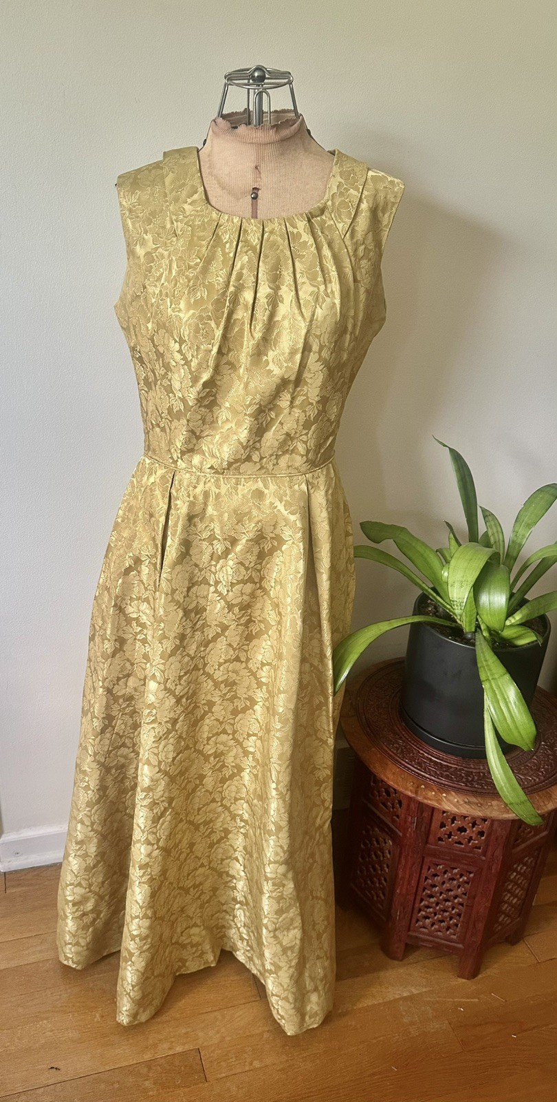 1960’s Flaxen Gold Floral Brocade Dress, XS/S