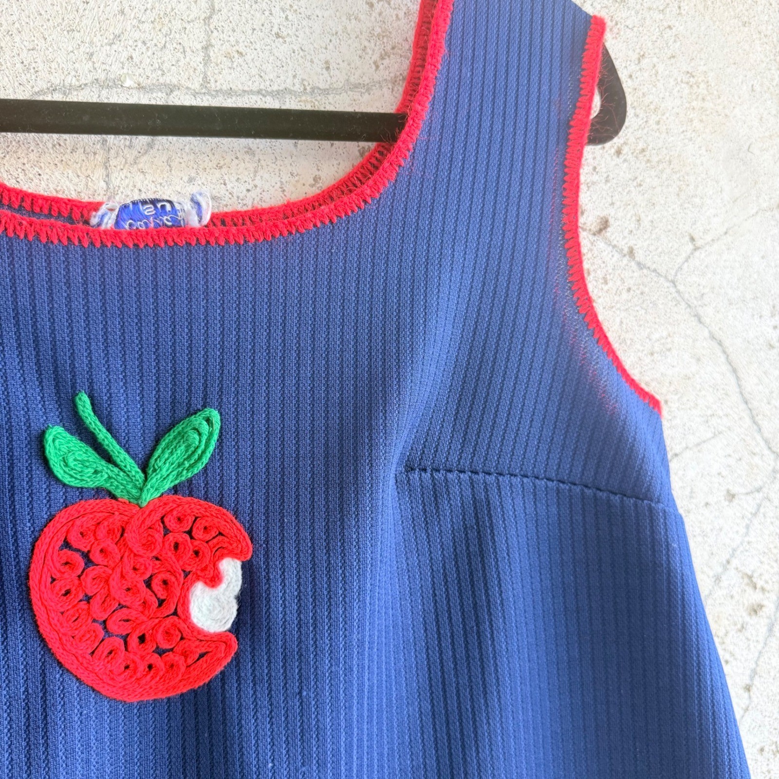 Vintage 70s Tank Top Crochet Apple Patch Kitschy Sleeveless Tunic Shirt Teacher