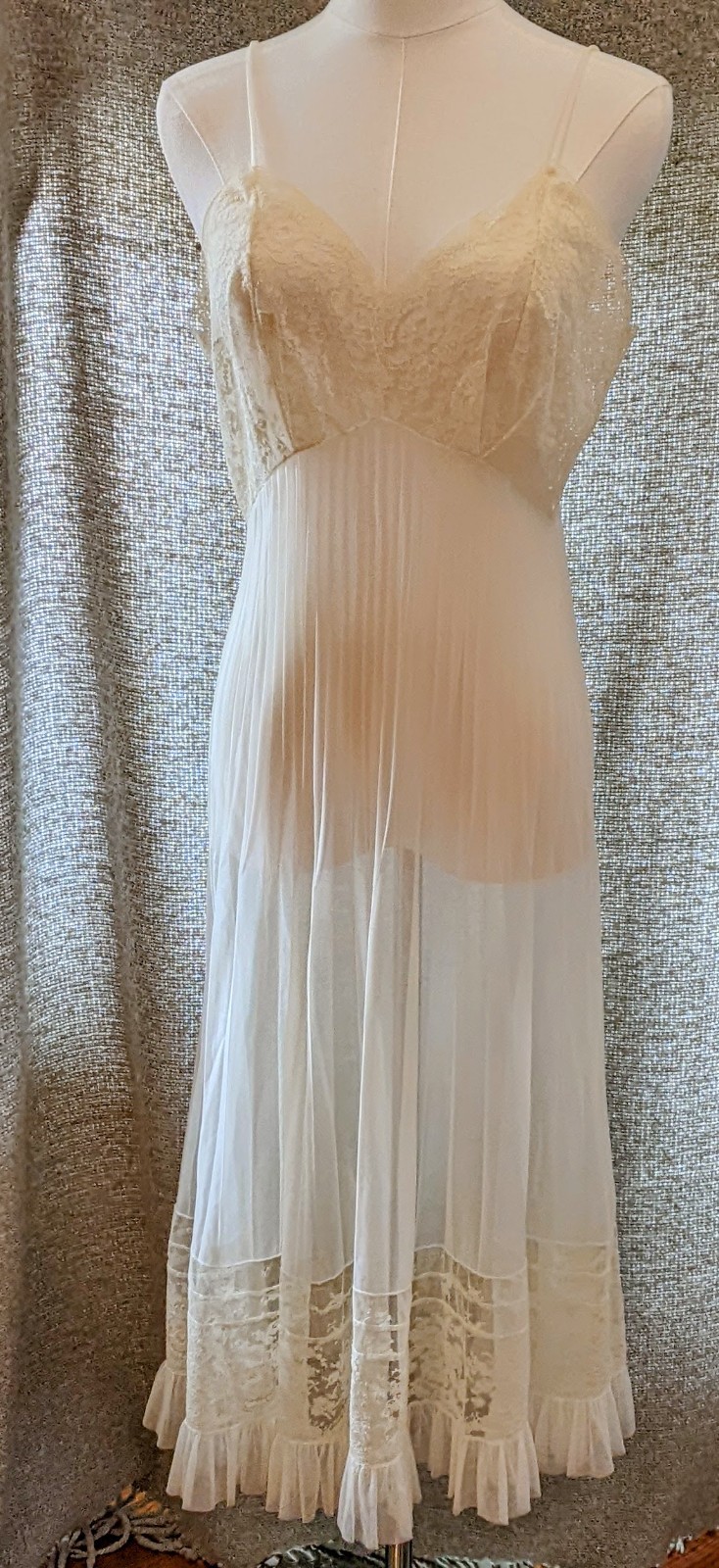 Gorgeous Sheer Lace Bodice & Bottom w/ Soft Pleated Skirt Very Sheer Size S