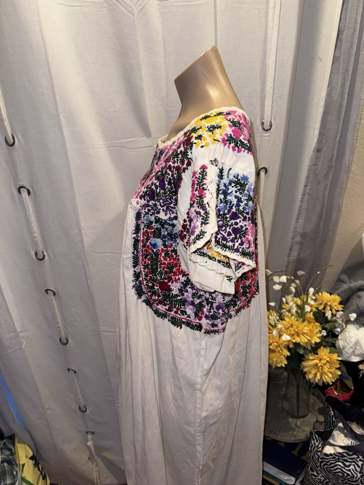 Vintage Oaxacan Mexican 70&rsquo;s Long Dress Off White Cotton Embroidered Floral Sz L