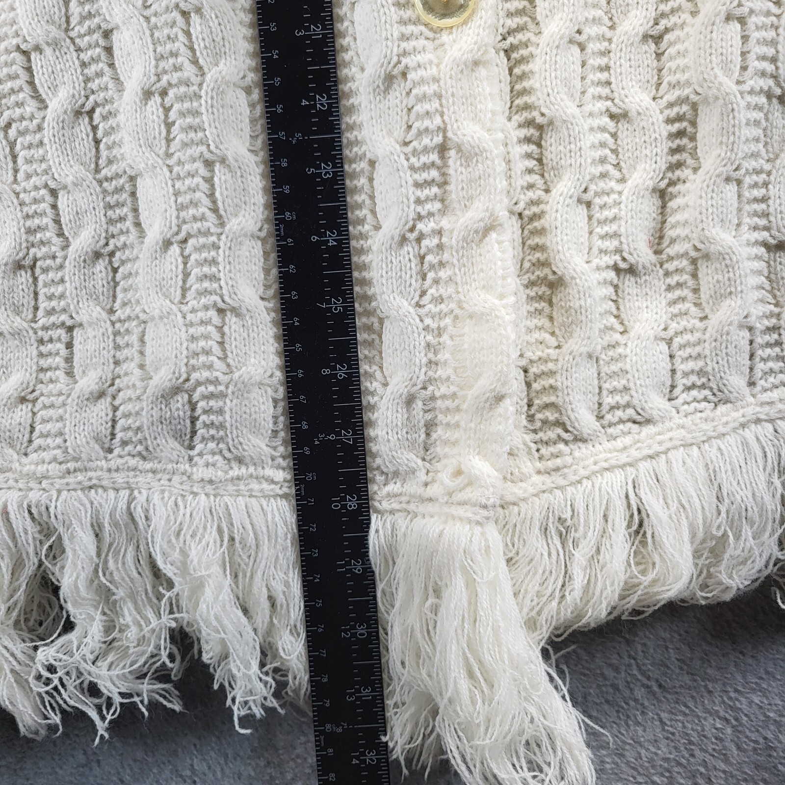 VTG Montgomery Ward White Cable Knit Poncho Button Shawl Fringe No Size Tag