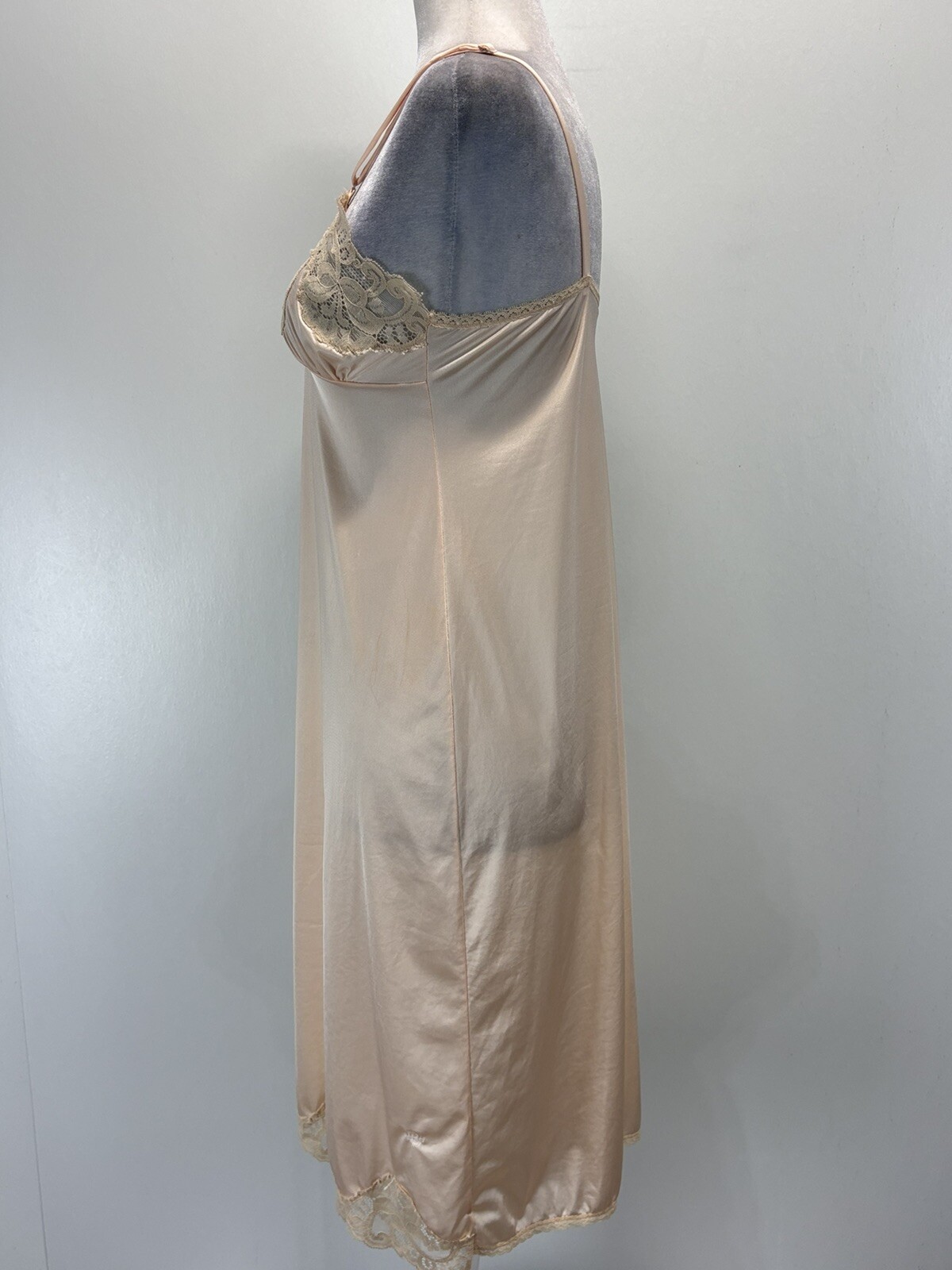 Christian Dior Full Slip Sz Small Beige Lace Trim Adjustable Straps Nylon USA