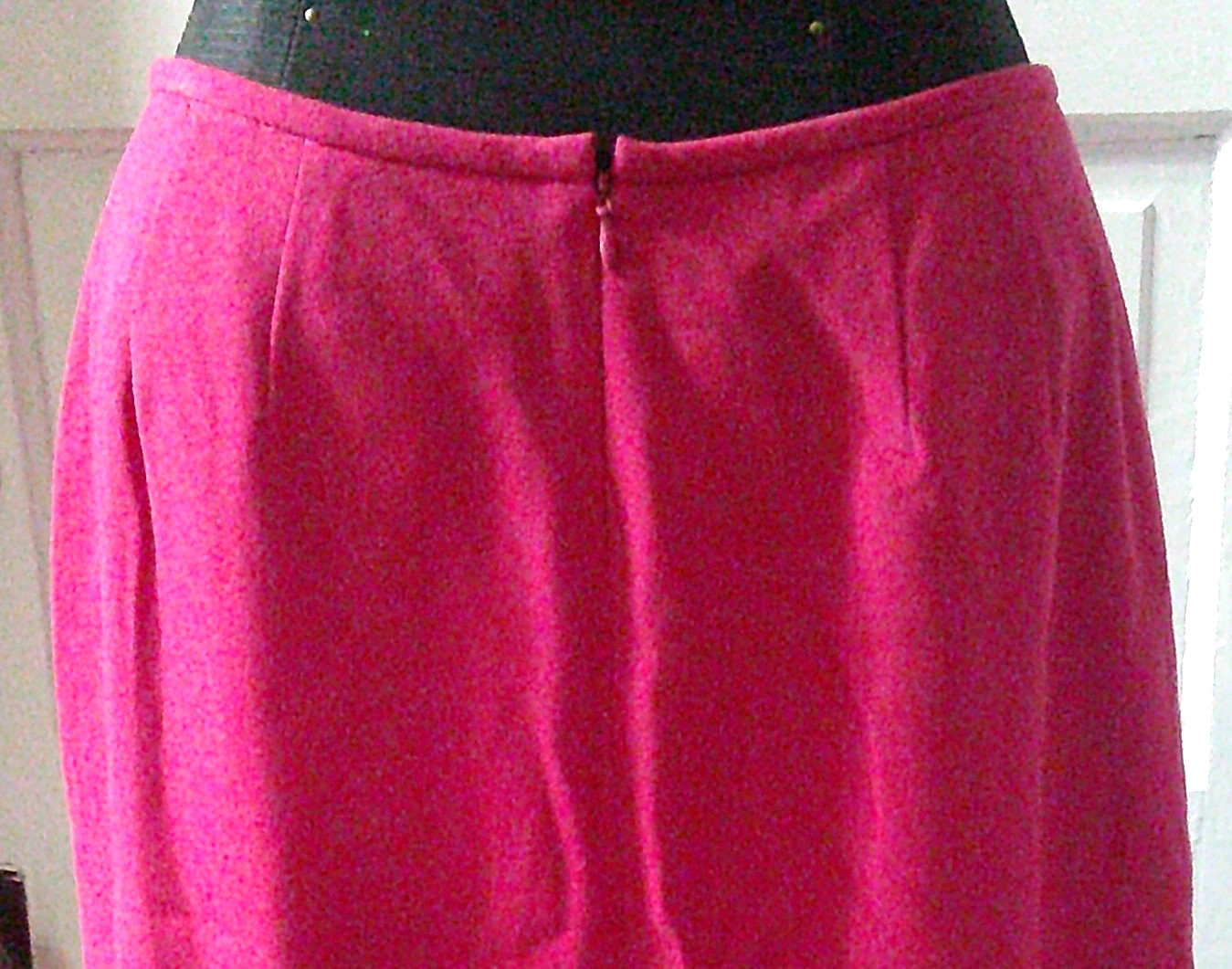 90&rsquo;s KASPER Bright Pink Back Closure Lined Rayon Pencil Skirt 10P