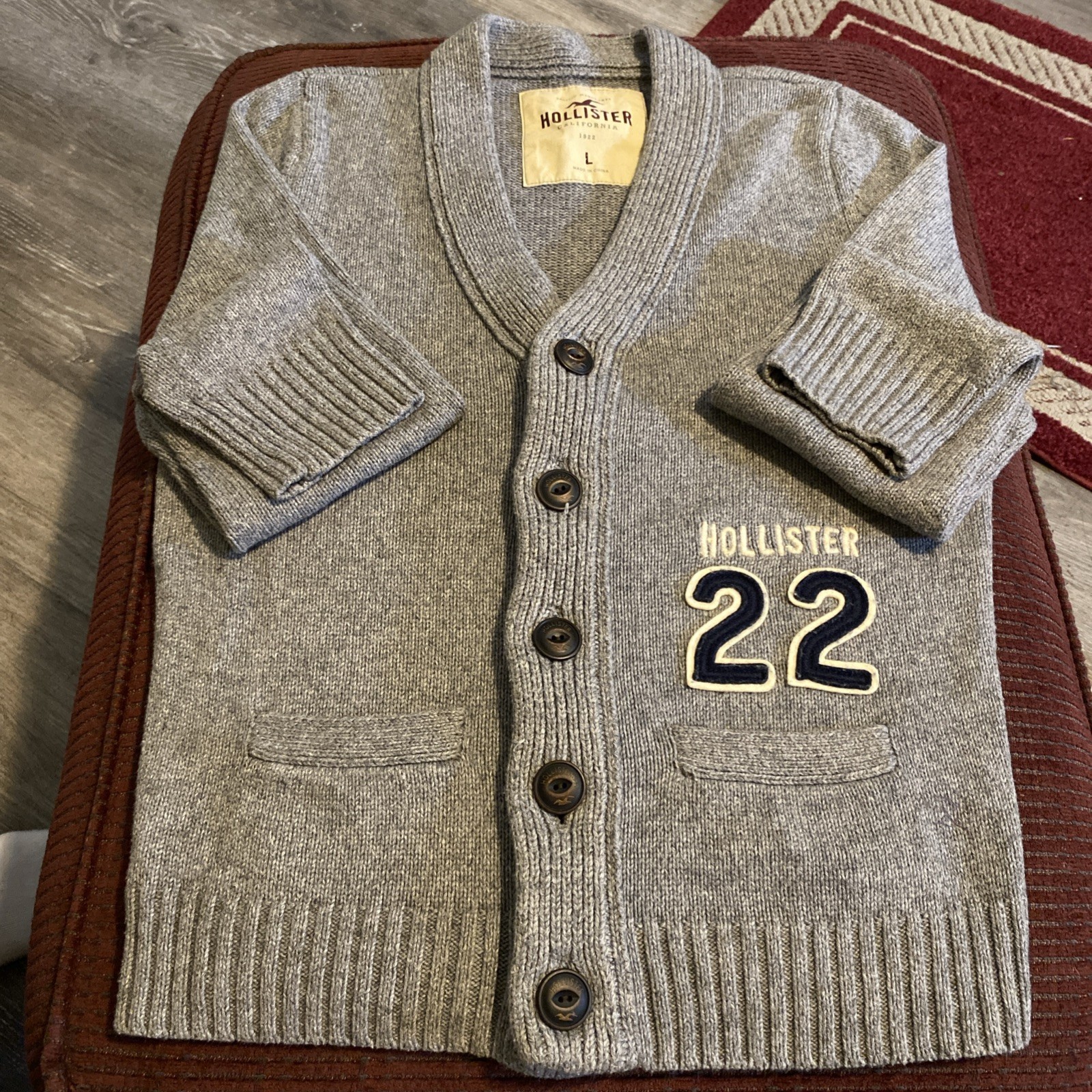 VINTAGE Y2K HOLLISTER MEN’S LETTERMAN STYLE CARDIGAN SIZE LARGE GREY POCKETS