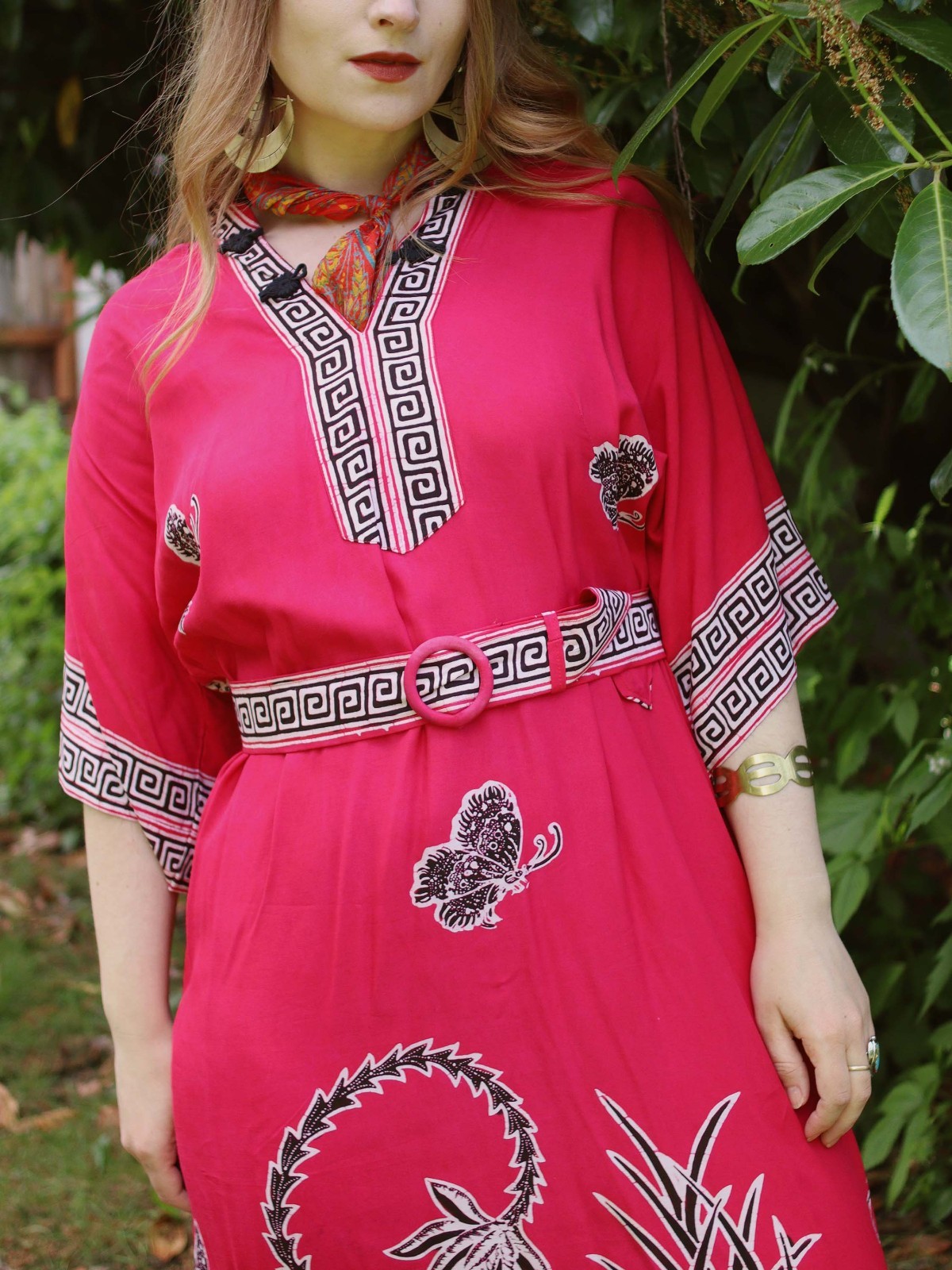 VTG Indonesian Red Batik Print Wide Sleeve Caftan Maxi Dress 1960s Frog Clasp