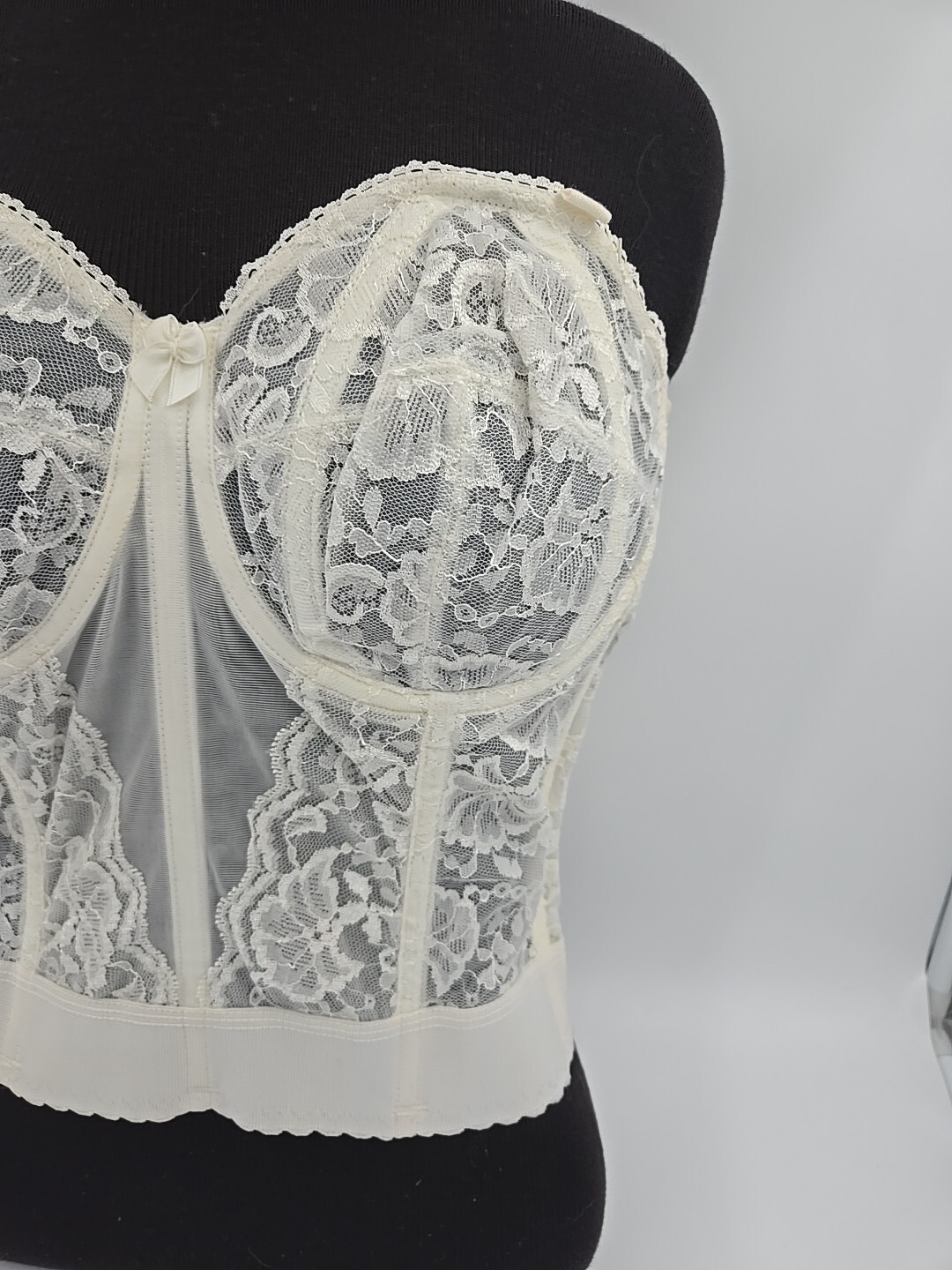 Goddess Style 689 Bra White Lace Shapeware Corsette Bustier Strapless 34DD