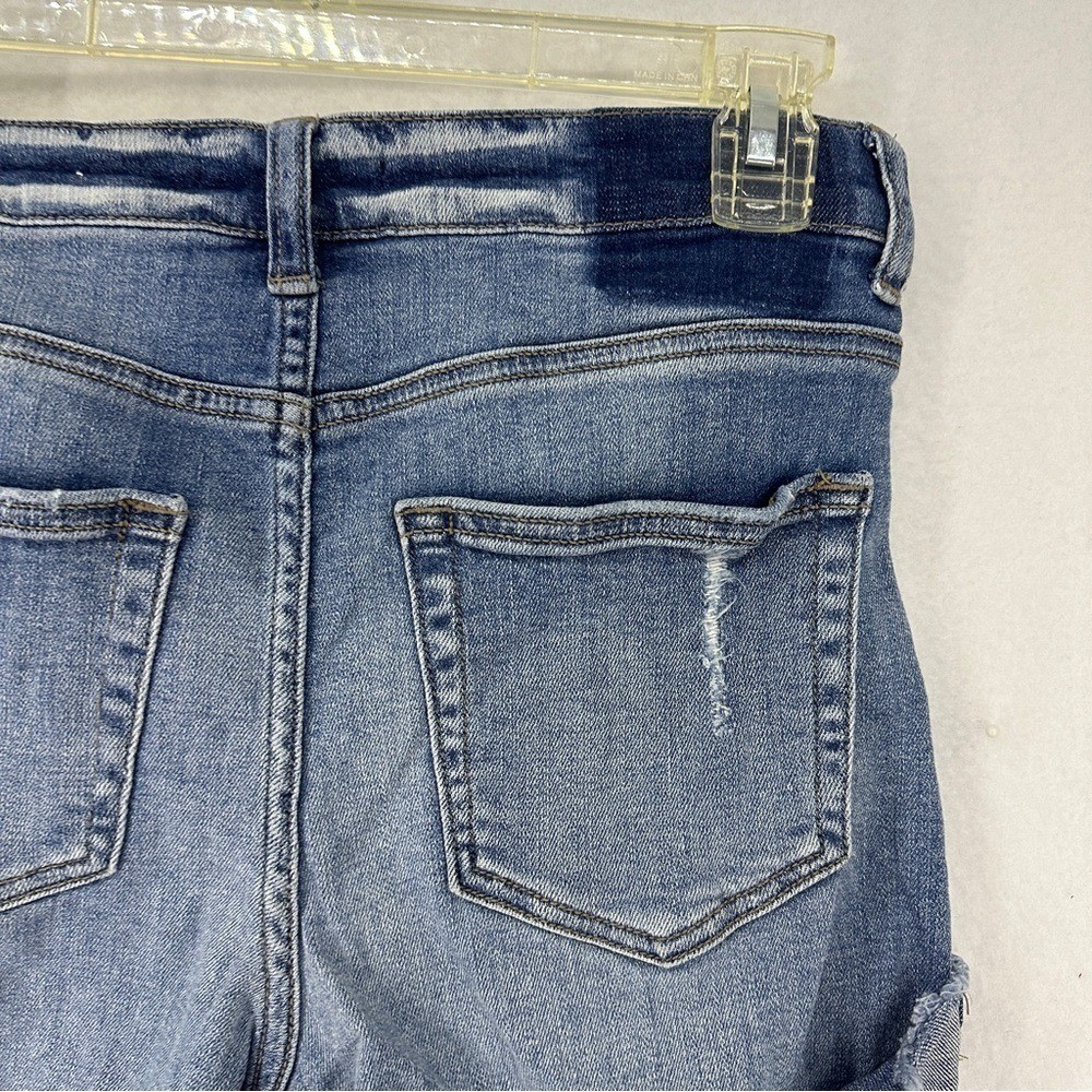 Forever 21 High Waisted Distressed Jean Shorts Womans 27 Medium Wash