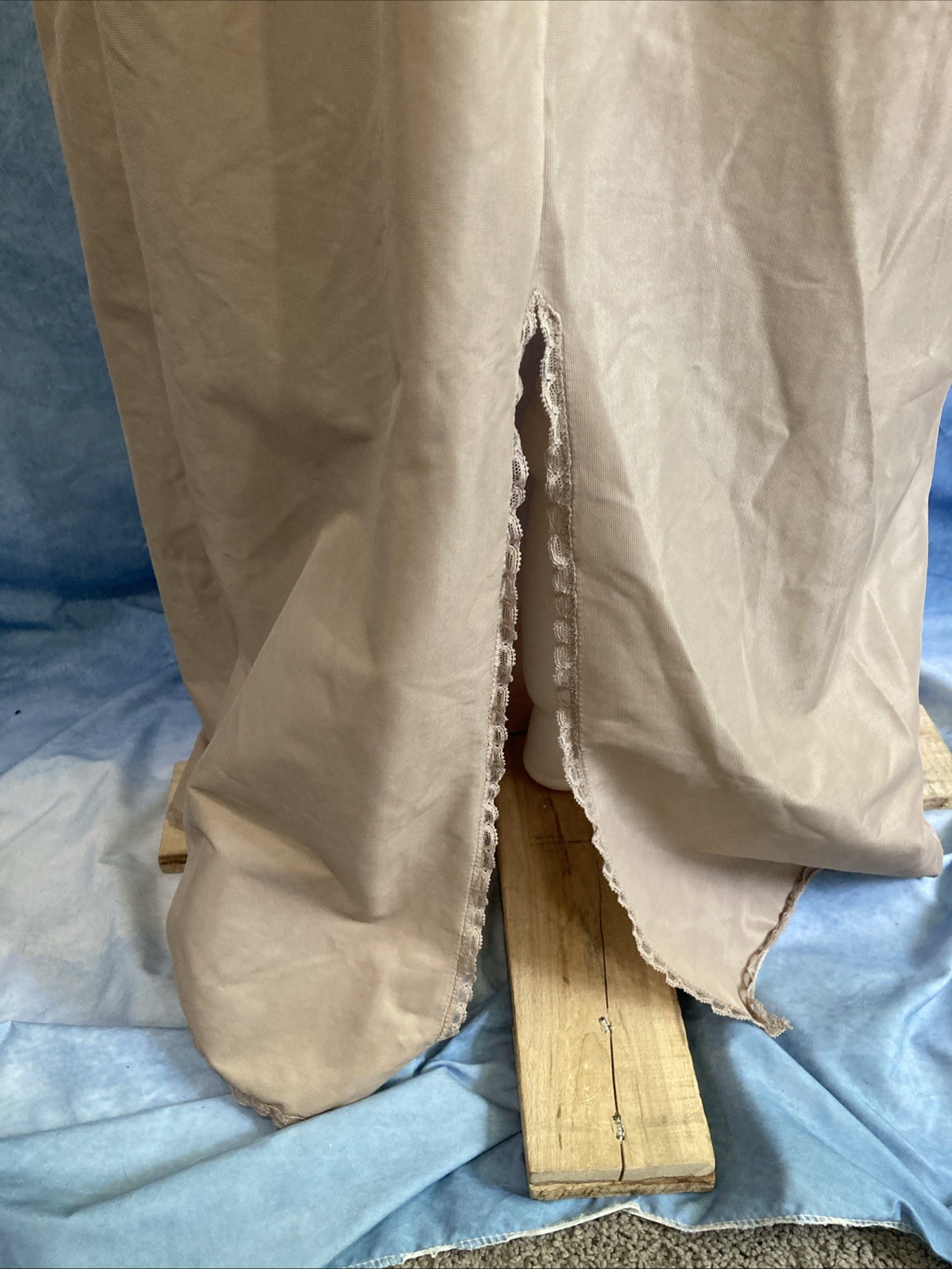 Vtg 70s Vassarette Long Half Slip Medium Tall Beige Nylon Tricot Maxi Slit 0114