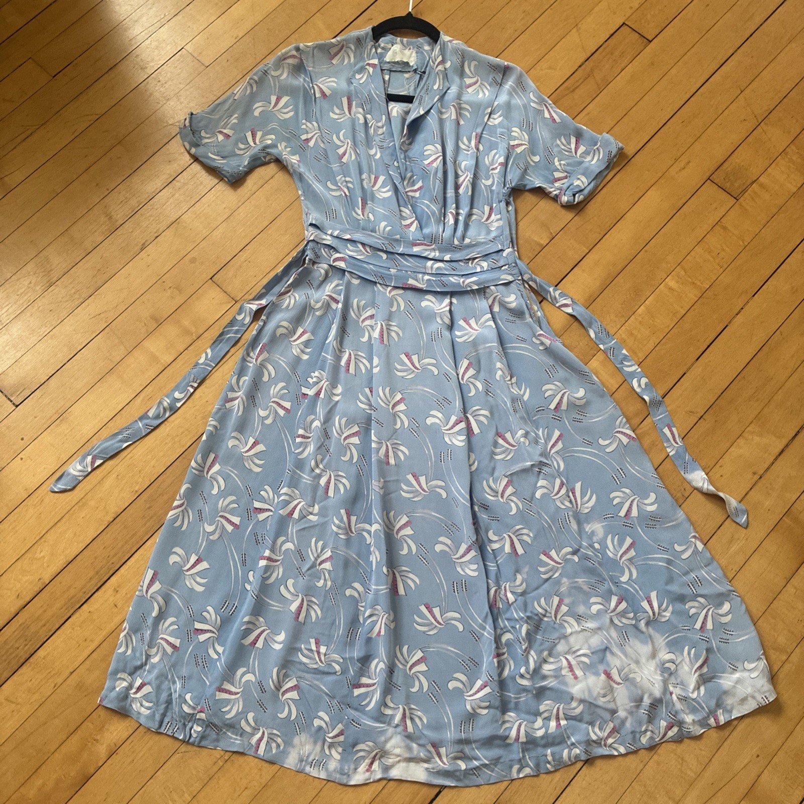 Vintage 1940&rsquo;s Blue Deco Patterned Crepe Dress Gio Model 27&Prime; waist AS IS