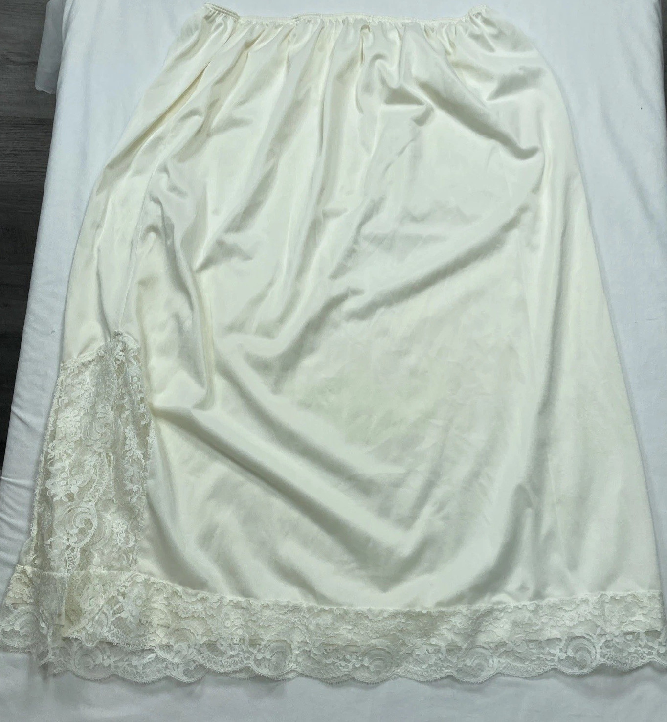 Vintage Intimates Lane Bryant Half Slip 1X Ivory 32&Prime; Long Nylon Lace 13&Prime; Slit