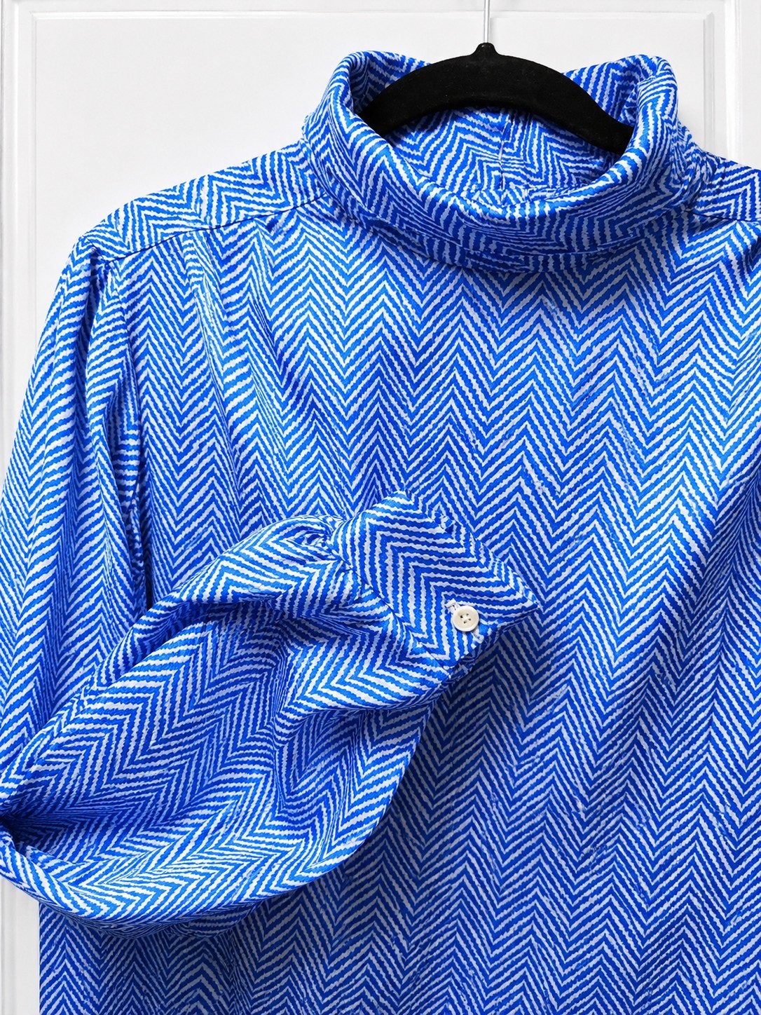 Vintage Russ Petites ILGWU Union Made Blue White Chevron Mock Neck Blouse L USA