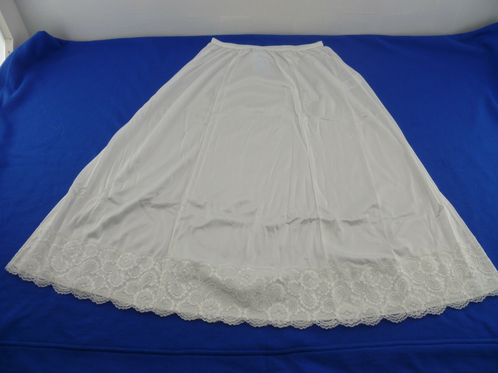 Dixie Belle 6 Panel 25&Prime; Nylon Half Slips, Made In USA (4513)