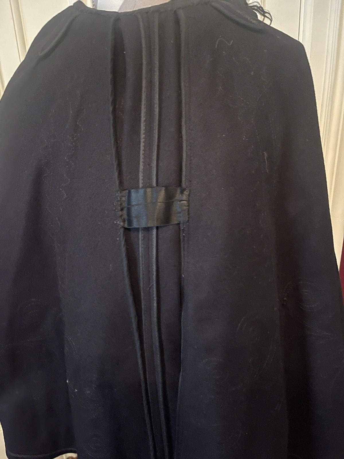 Antique Black Victorian Heavy Wool Cape Soutache Embroidery Feather Collar