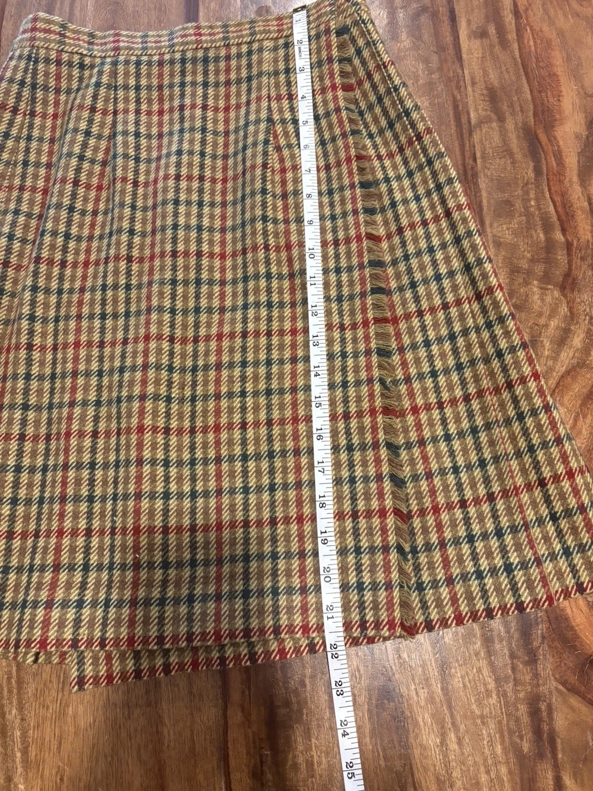 Vintage Austin Reed 100% Lambswool Pleaded Wrap Skirt Women’s ￼ Size 6 ￼