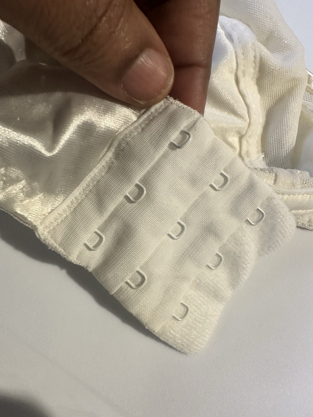Vassarette Vintage 1980s White Lace Bra 38DDD Nylon Polyester Spandex