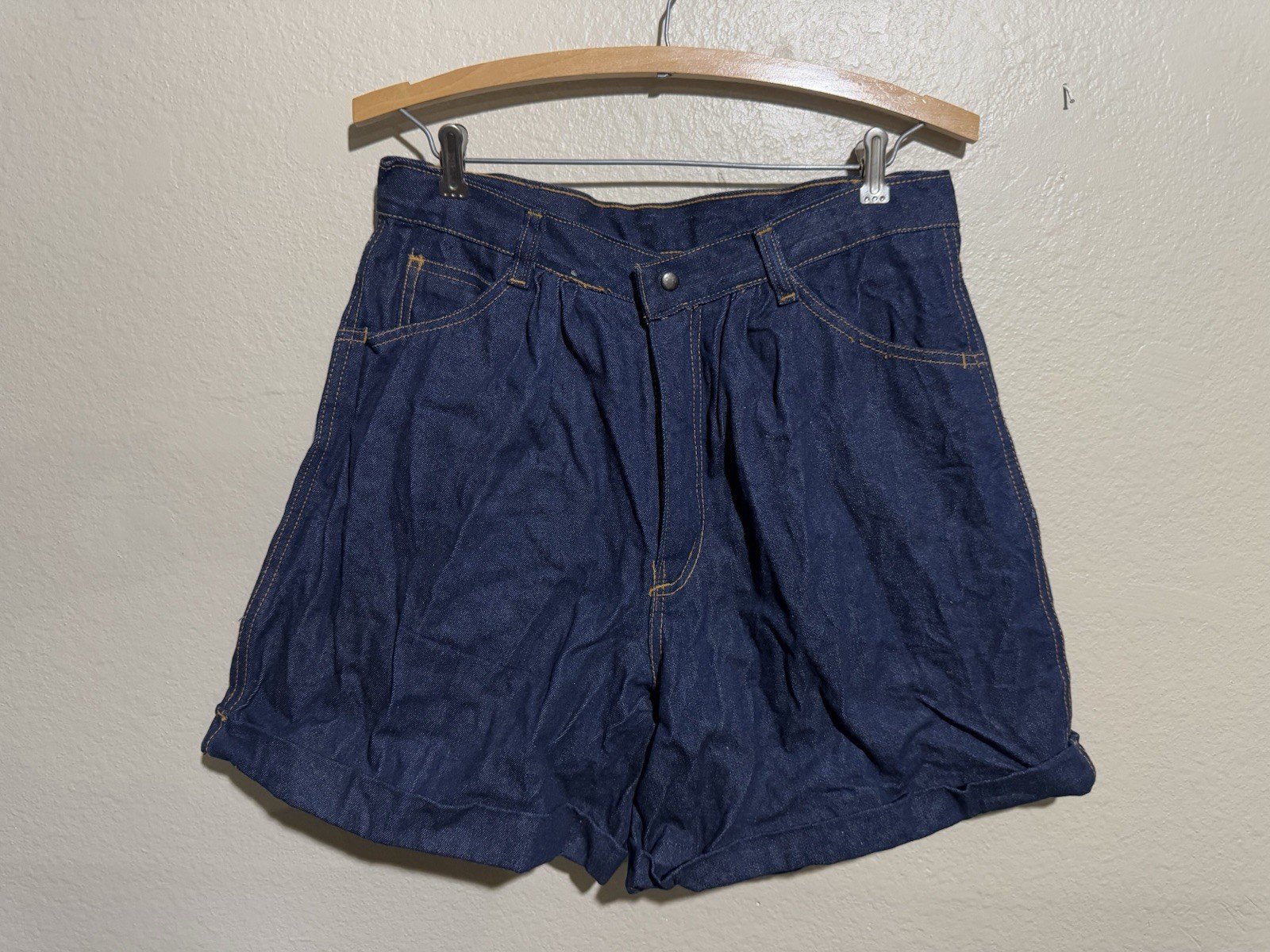 NWT Vtg A’Milano 1970s Denim Shorts Rolled Cuffs Women’s 15/16 13”Rise 30”waist