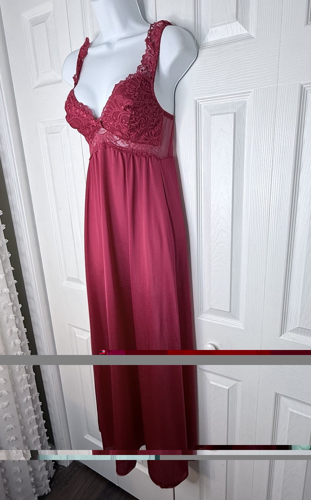 Vintage OLGA 91035 Red Bodysilk Nightgown Size 34 Small 70s 80s USA Lingerie
