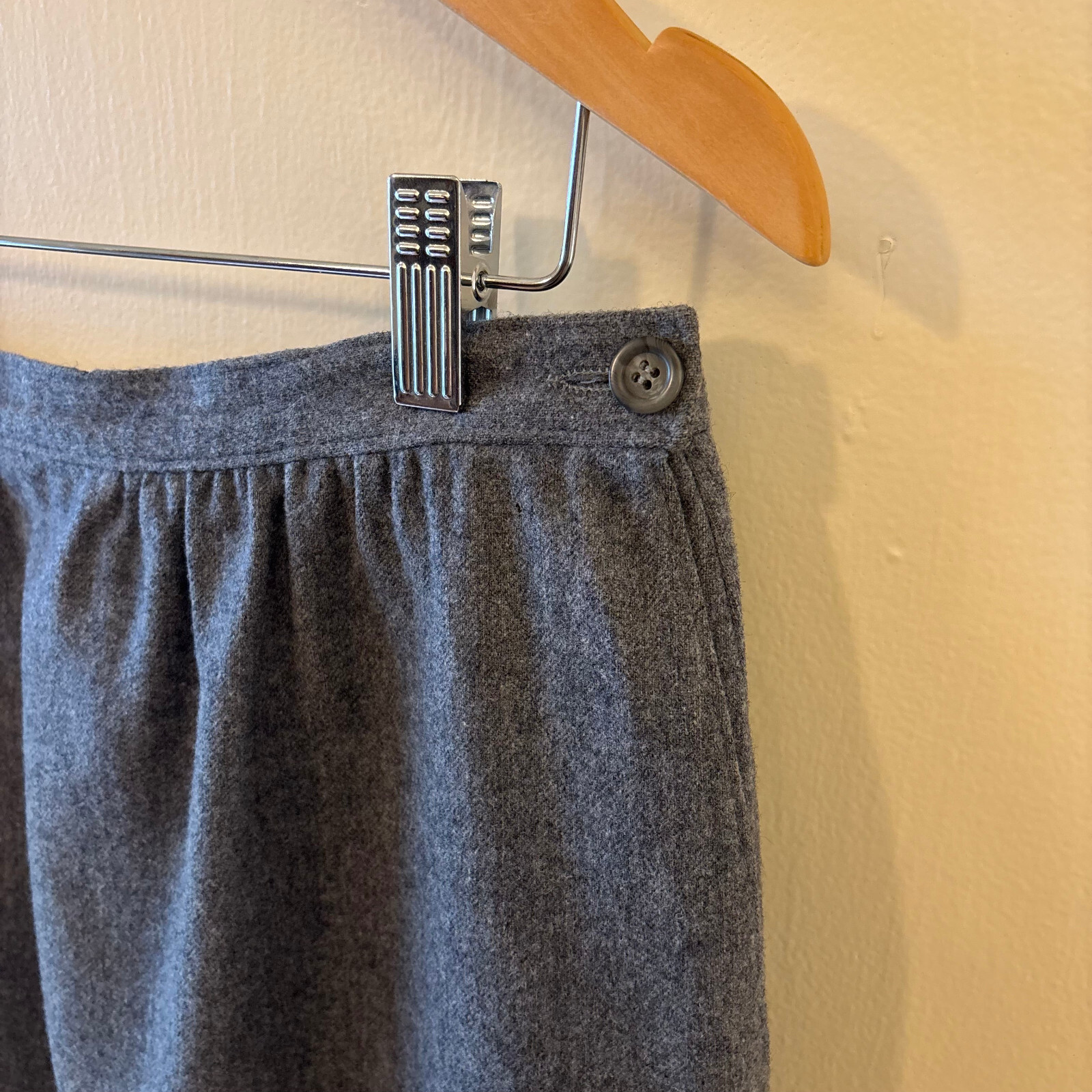 Vintage Pendleton 1990s Size 14 100% Wool Gray Skirt 28 Inches Made in USA Lined
