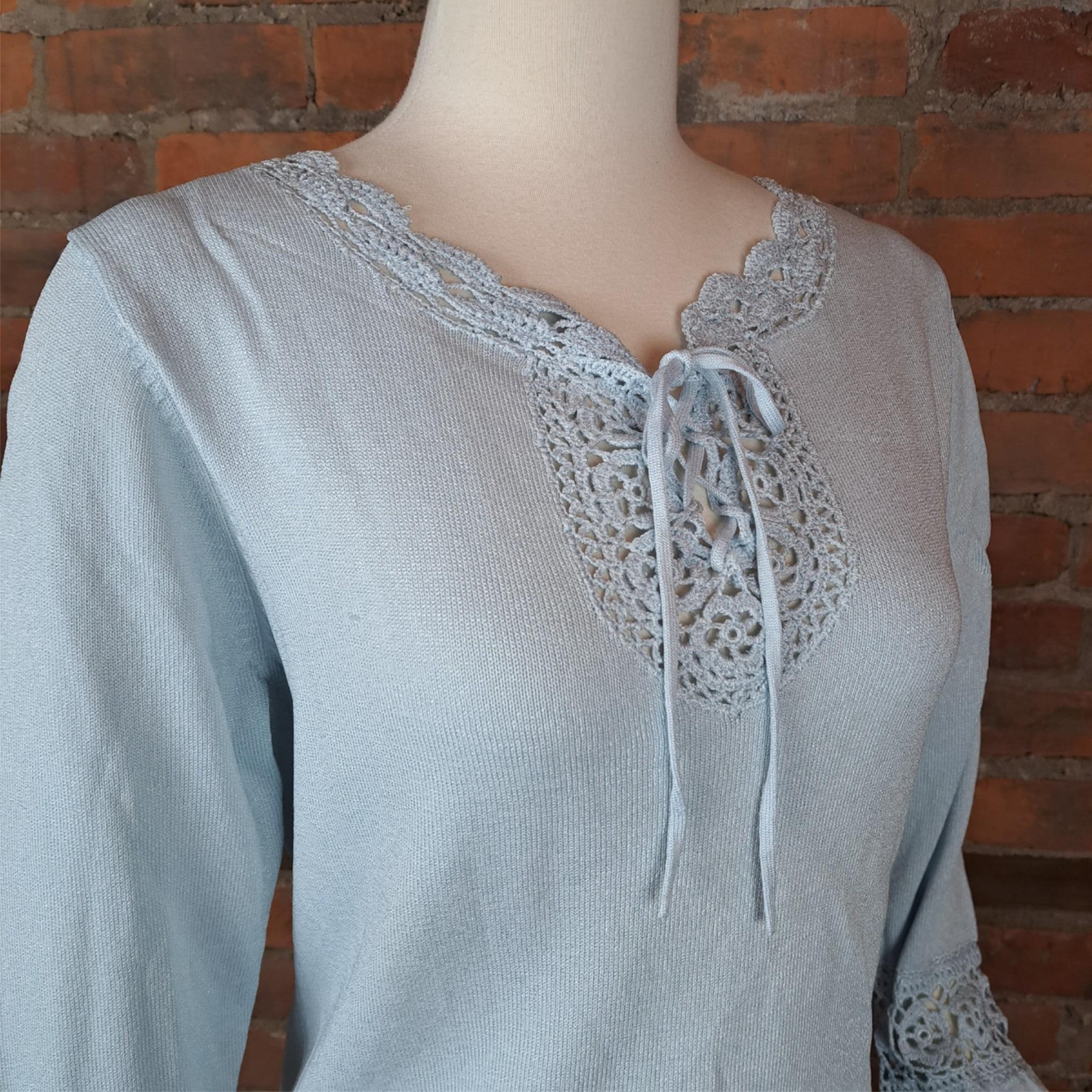 VTG Kikit Pullover Sweater Crochet Trim Light Blue Long Sleeves Size M