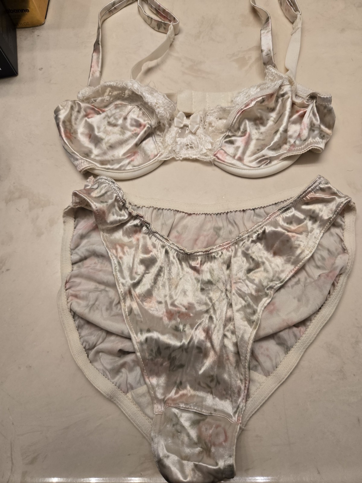 Vintage Victoria&rsquo;s Secret Satin Panty Set Floral Size 5/Small 34b Gold Label