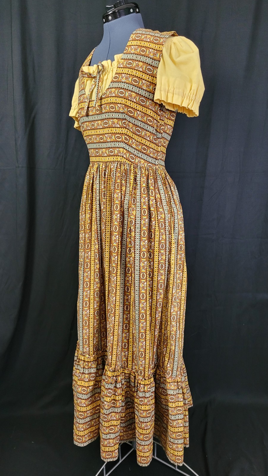 Vintage Dirndl Dress w Blouse in Brown/Yellow/Blue Pattern Size Small?