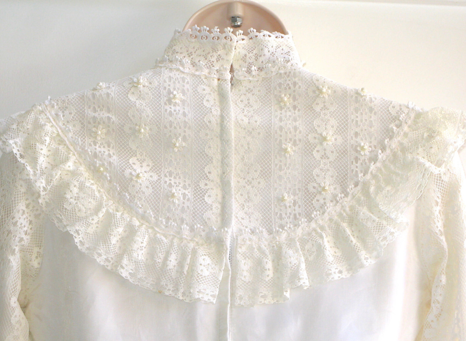 Vintage 1973 Prof.-Made Prairie-Style Lace & Chiffon Wedding Dress w/Train, S