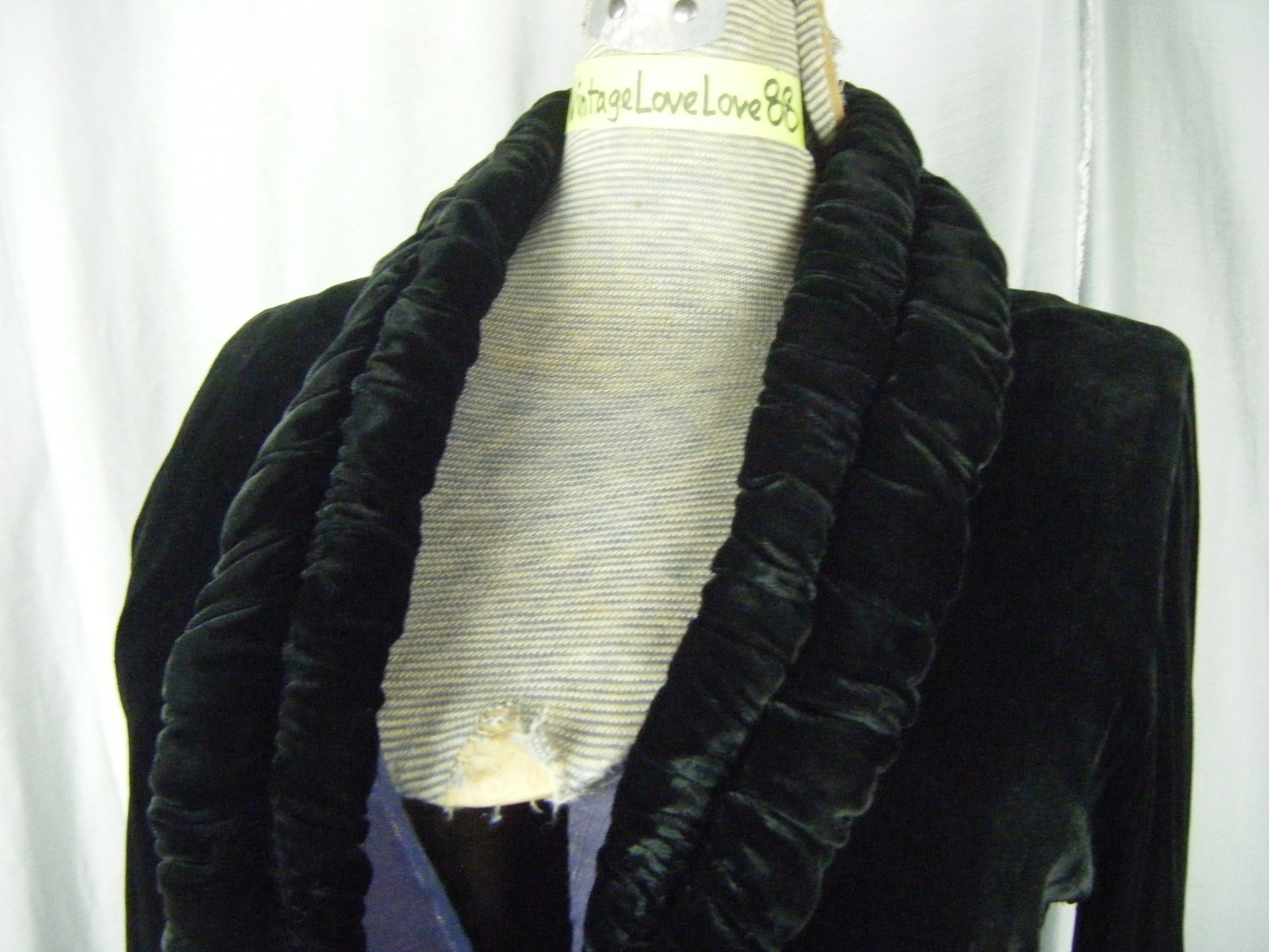 Antique 1920s Black Velvet Silk Bubble Collar Jacket- Bust 33/2XS, repaired