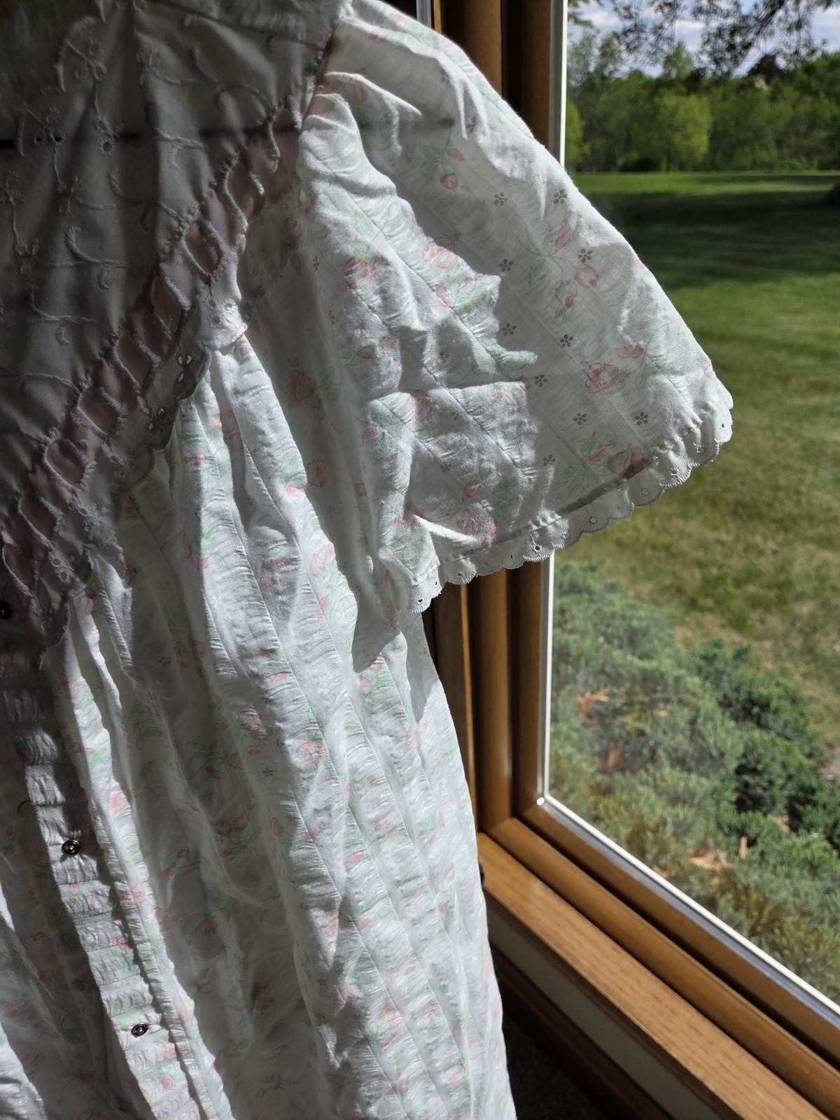 Vintage Damea Pastel Cotton Polyester Seersucker Housecoat w Snap Closure Sz L
