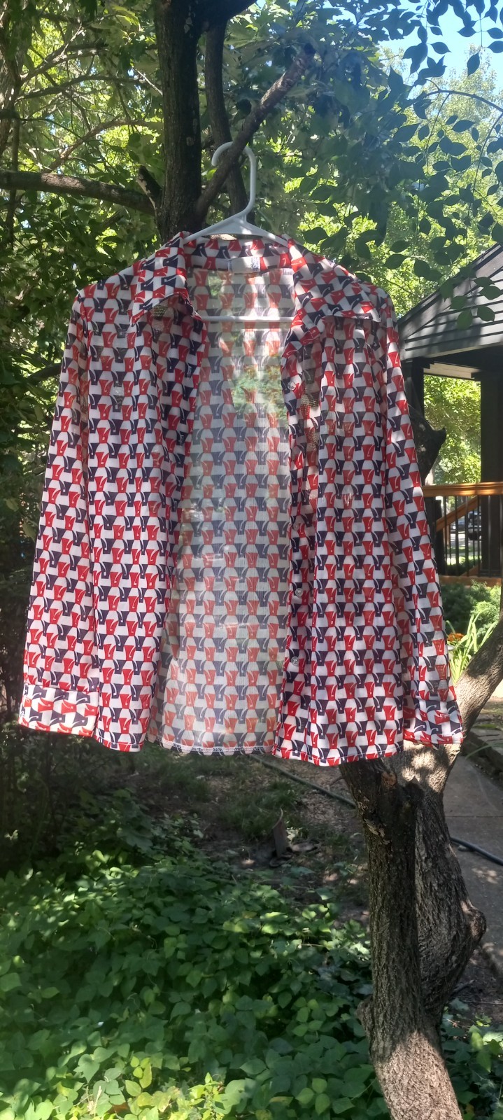 Vintage 70s button up long sleeve red white and blue. Women&rsquo;s